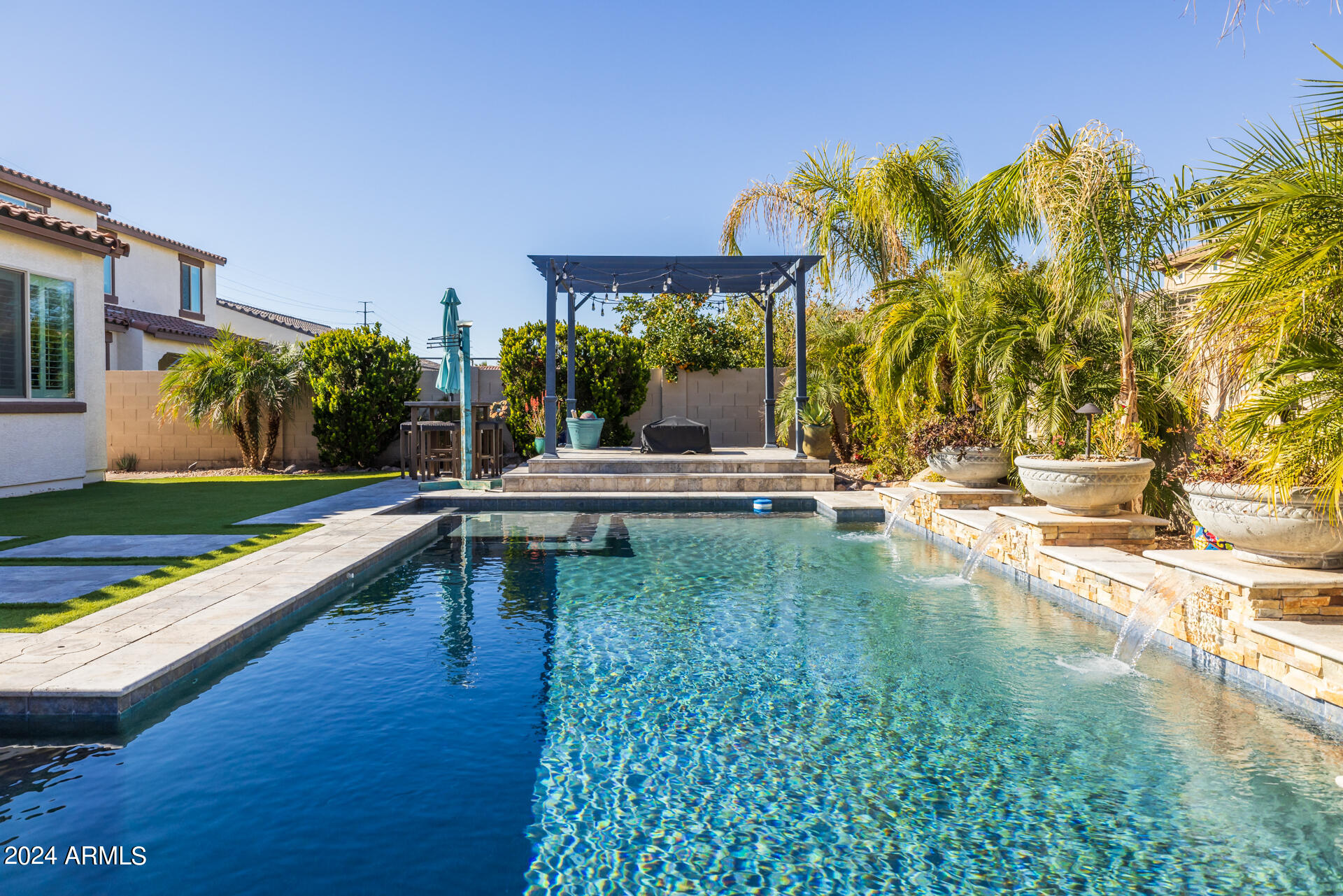 2558 E ALOE Place