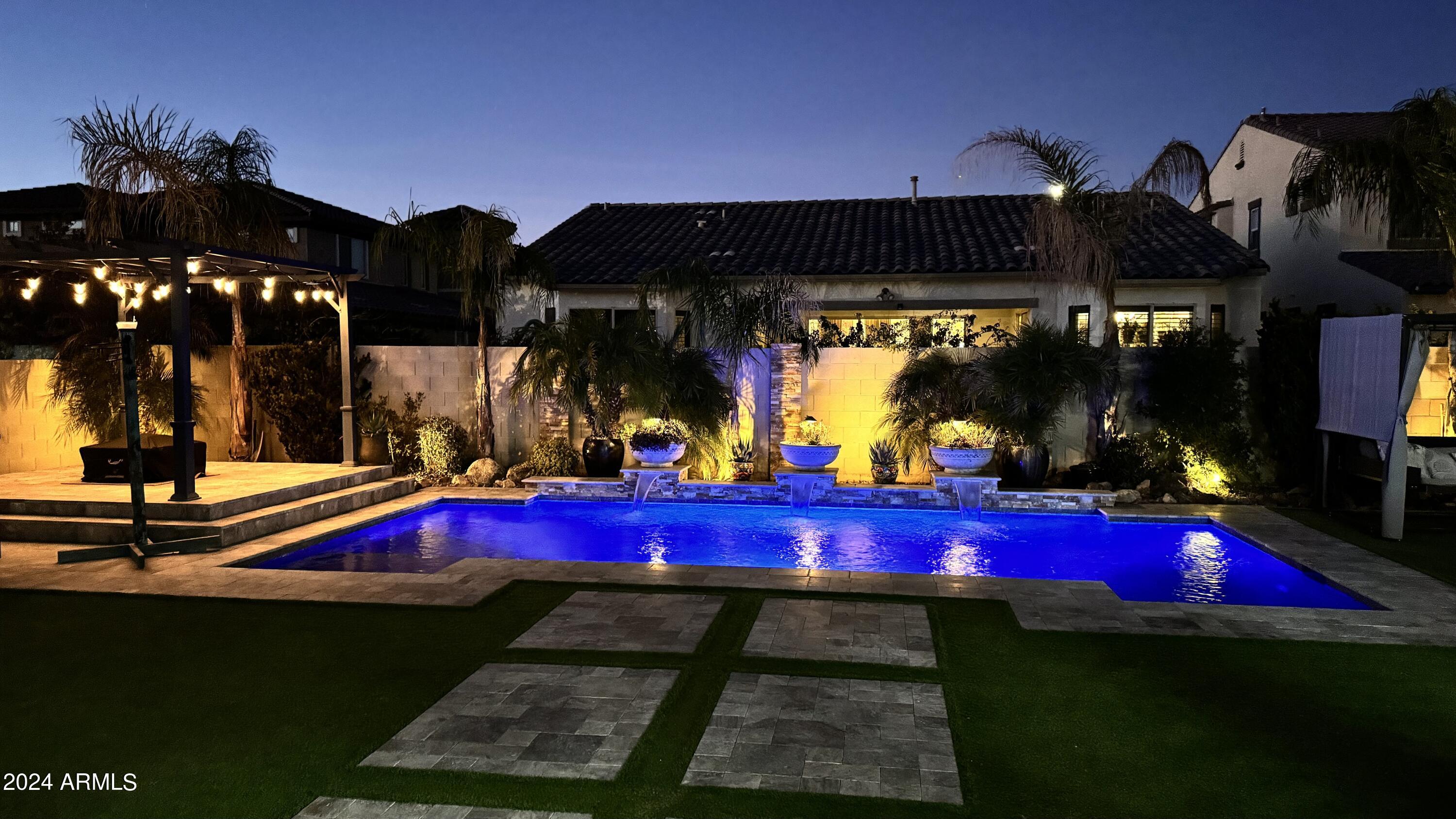 2558 E ALOE Place