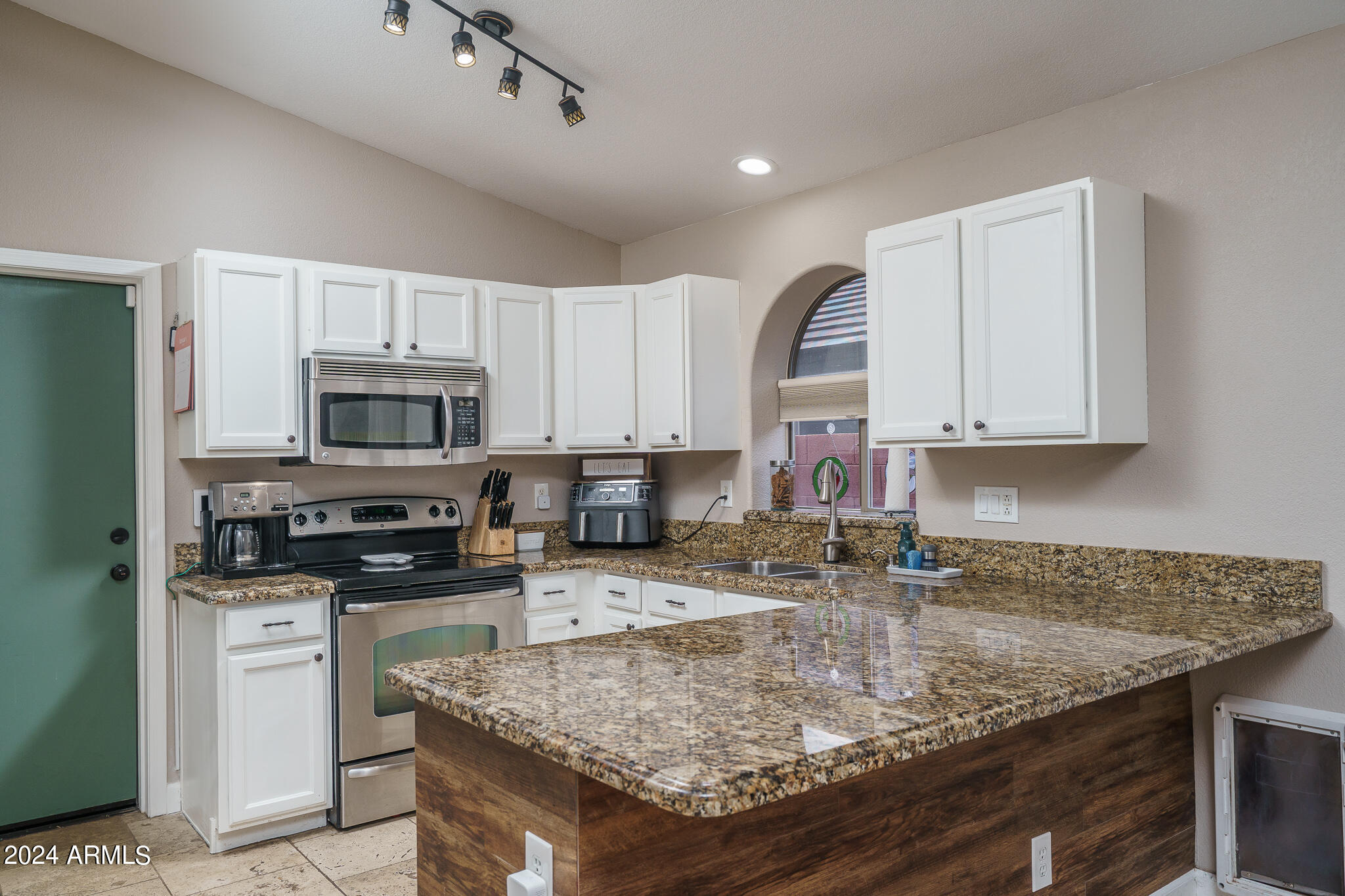 21622 N 44TH Place