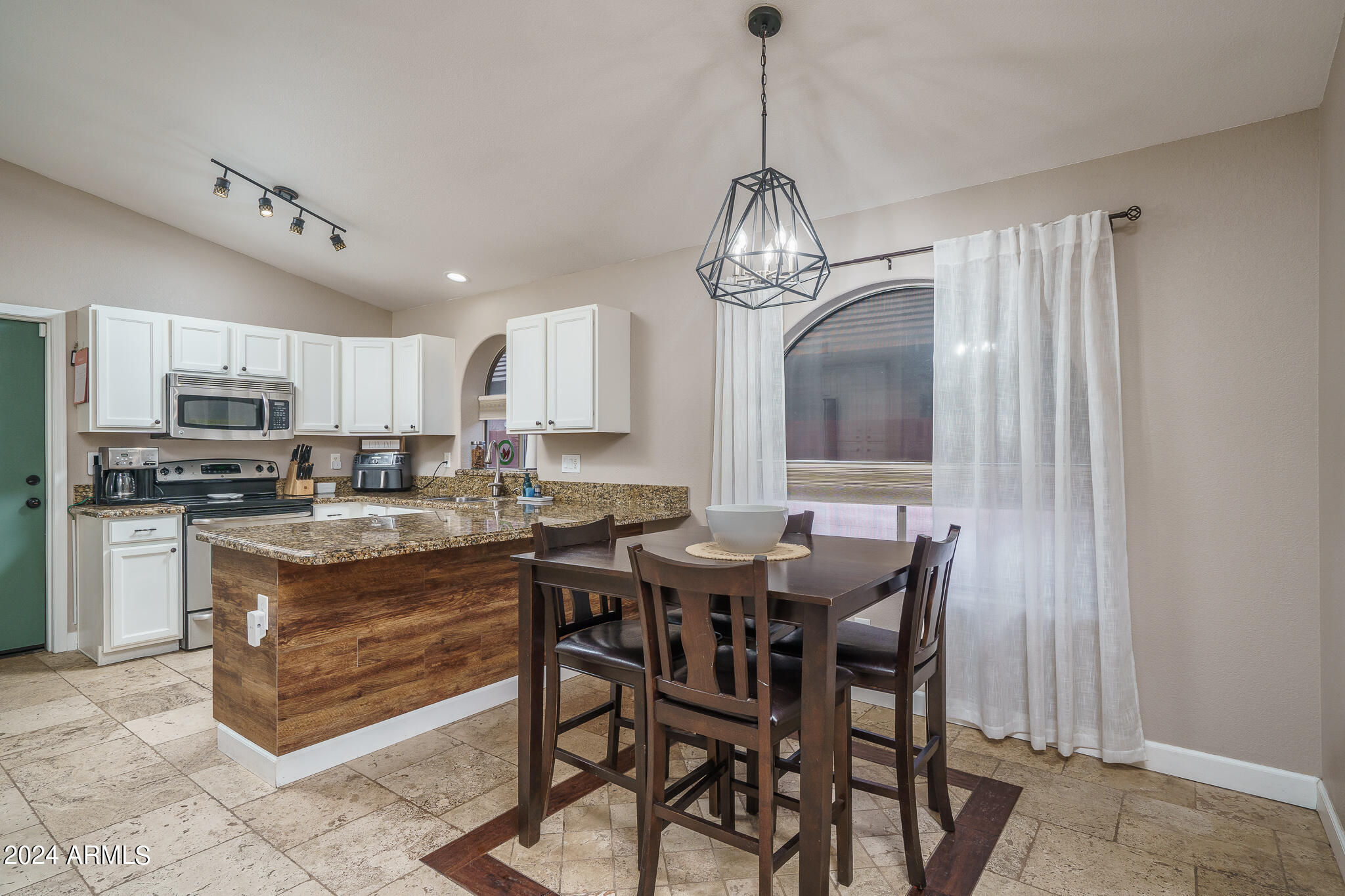 21622 N 44TH Place
