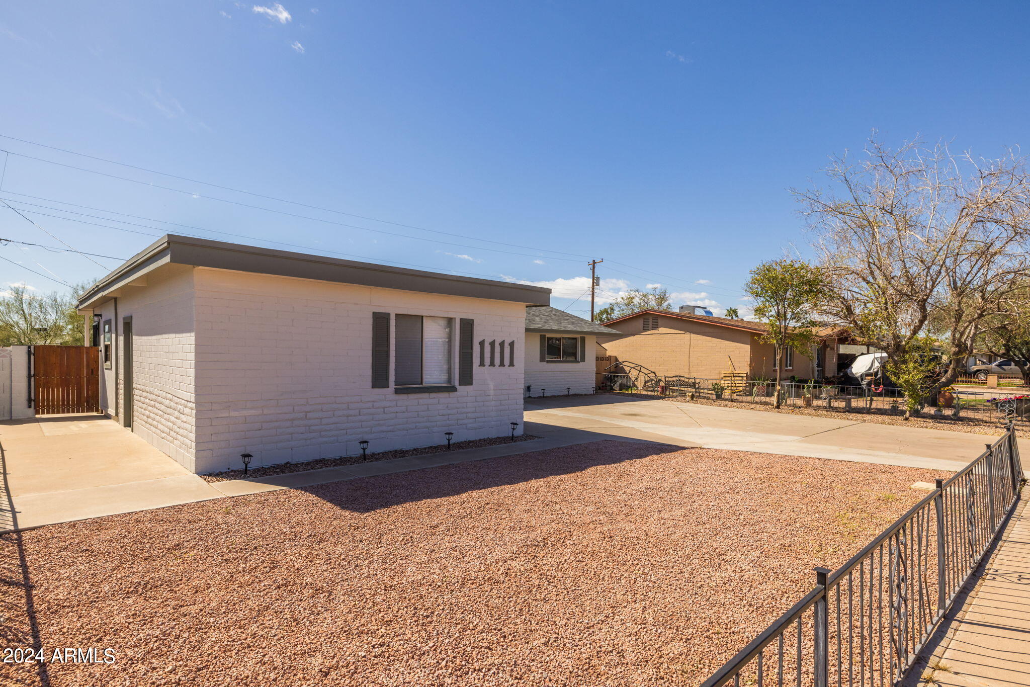 1111 W HARVEST Street