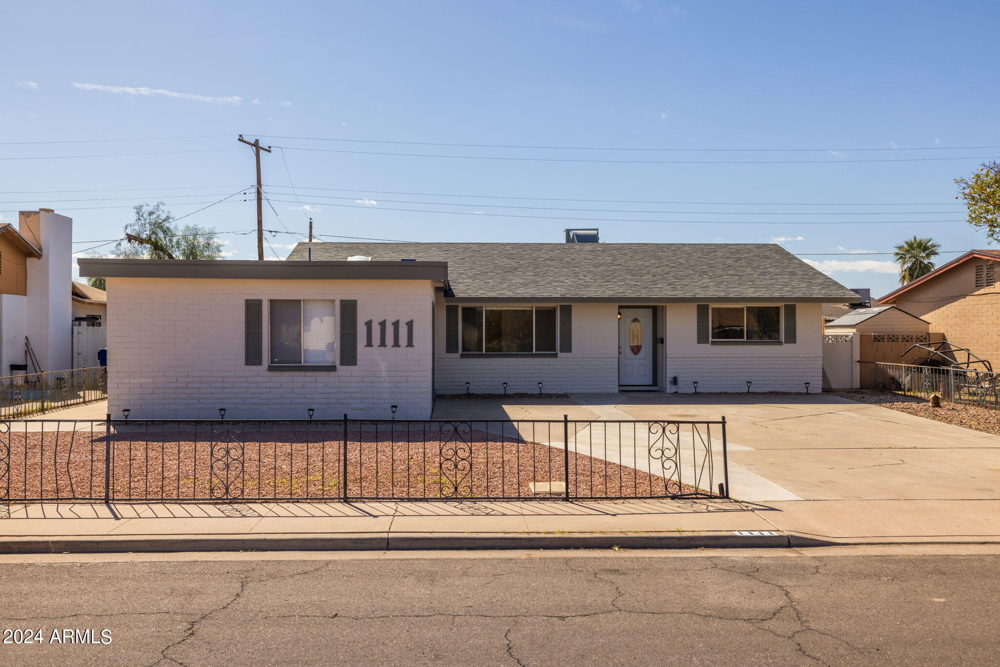 1111 W HARVEST Street