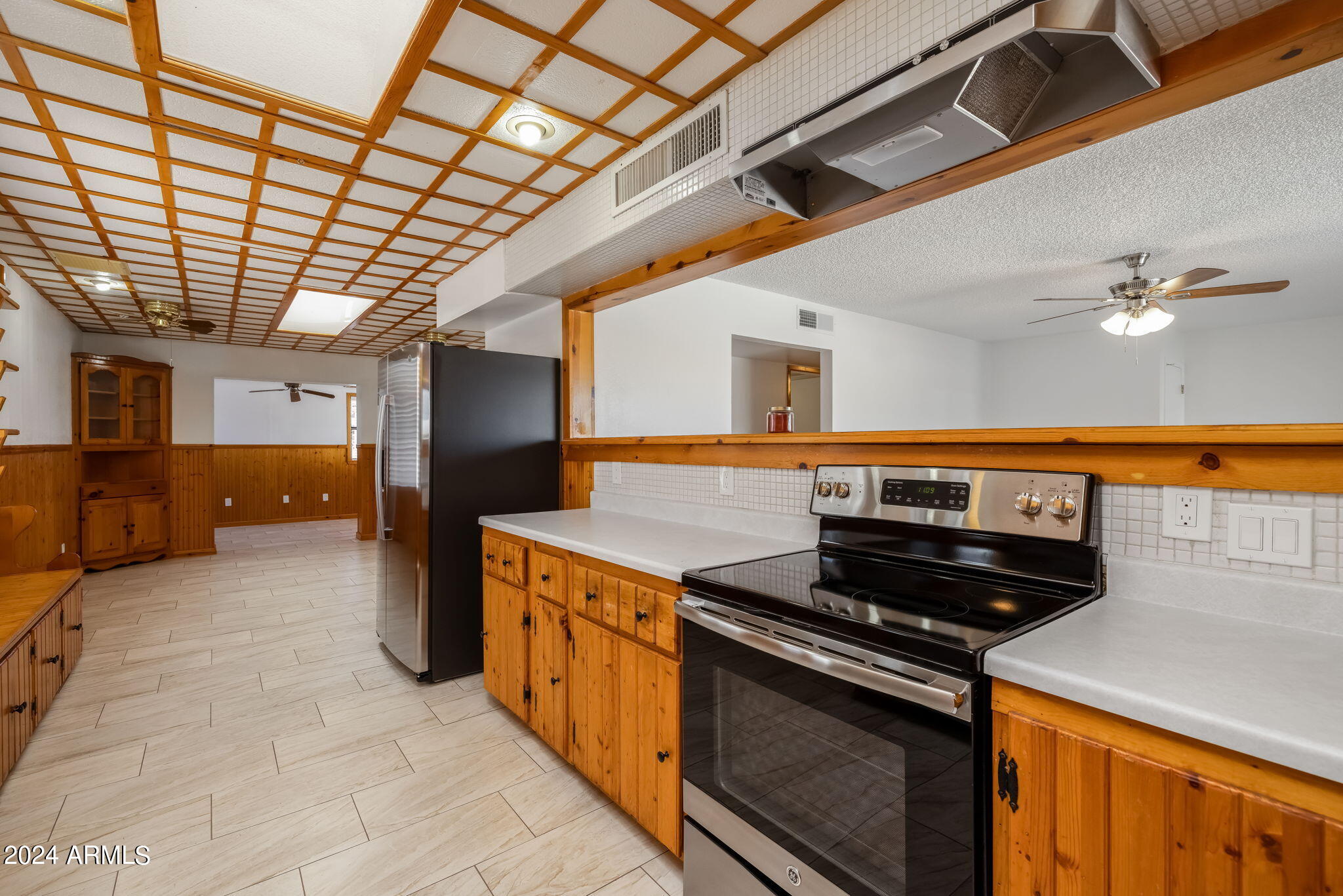 1111 W HARVEST Street
