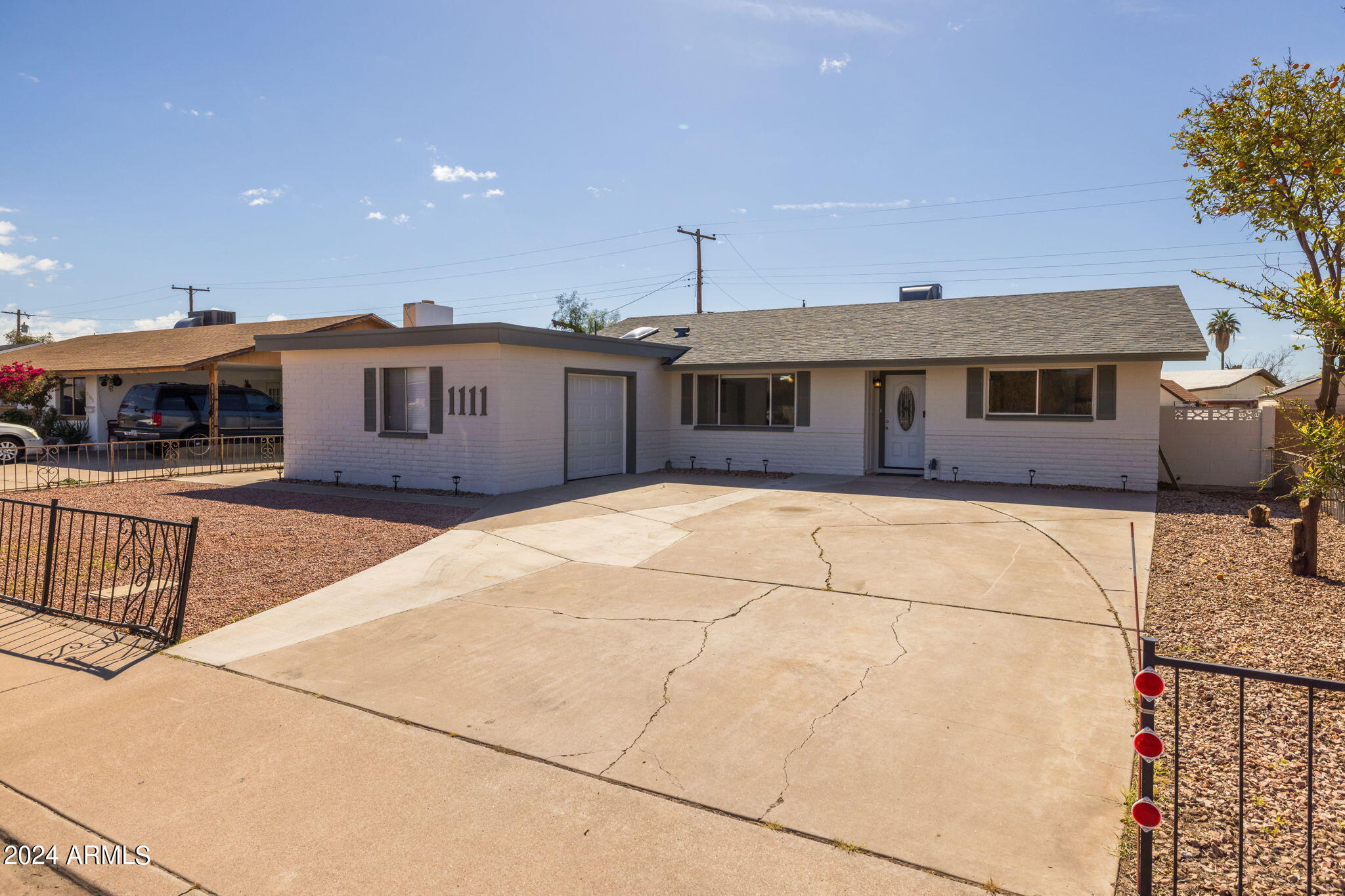 1111 W HARVEST Street