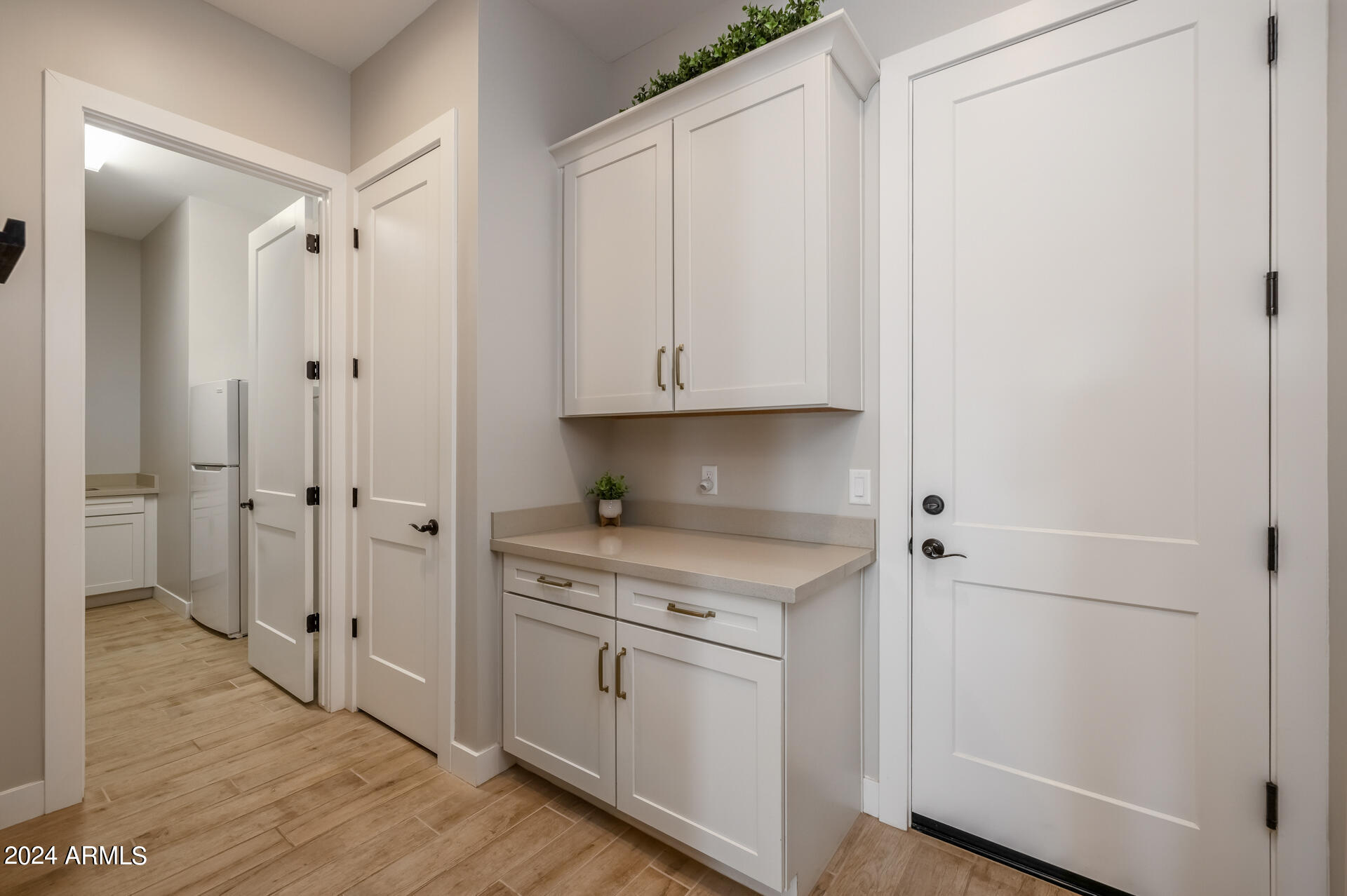 229 W LARIMER Street