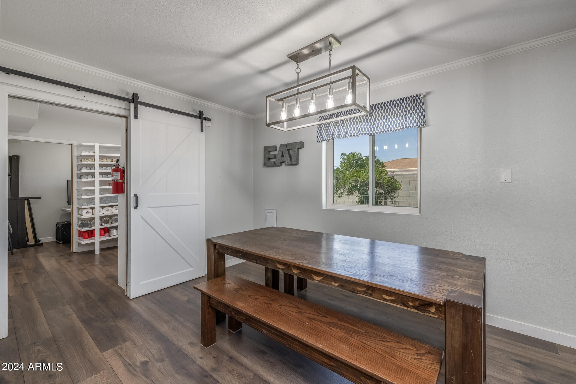 2558 E JUANITA Avenue