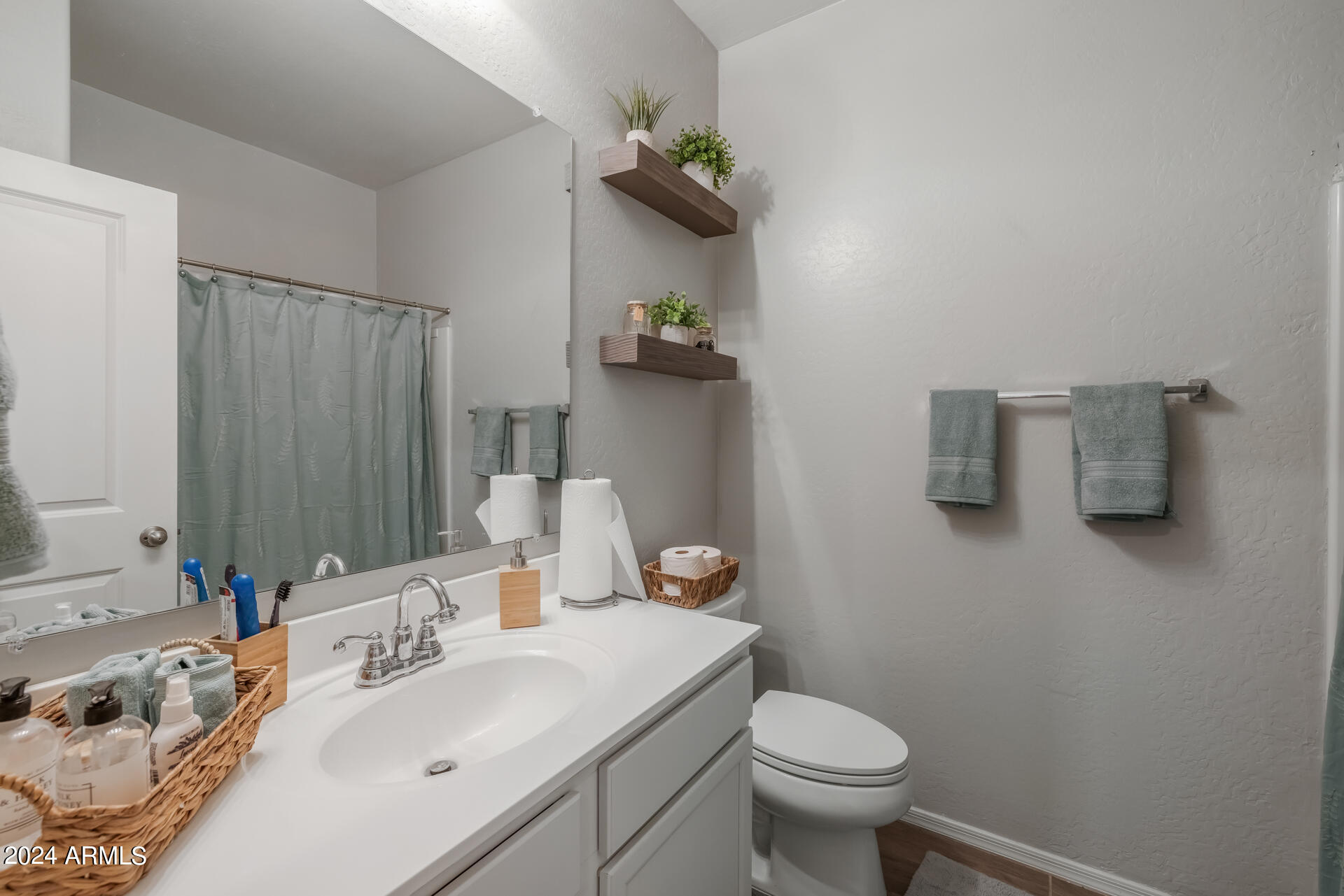 119 W KONA Drive