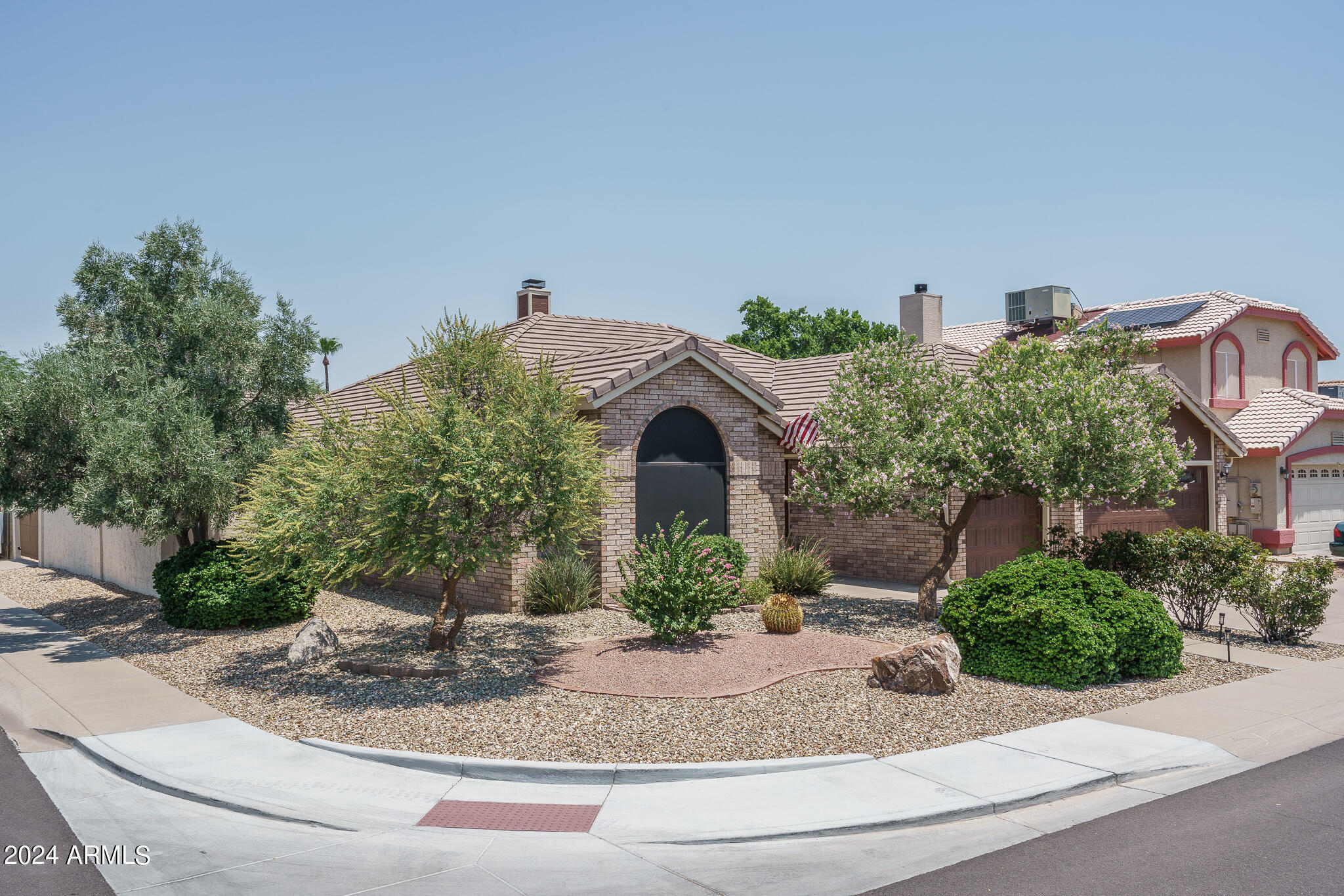 4144 W CALLE LEJOS --