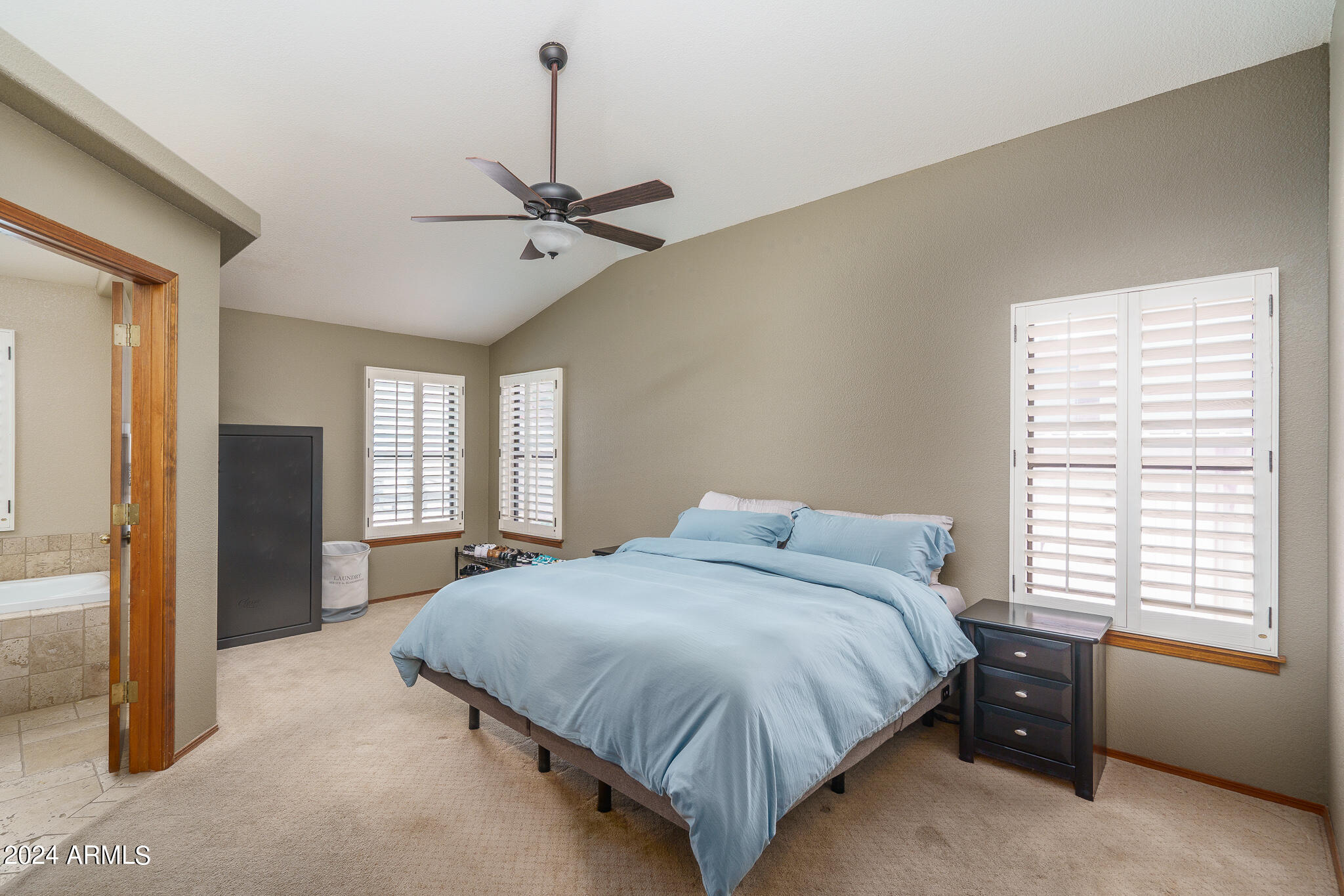 4144 W CALLE LEJOS --