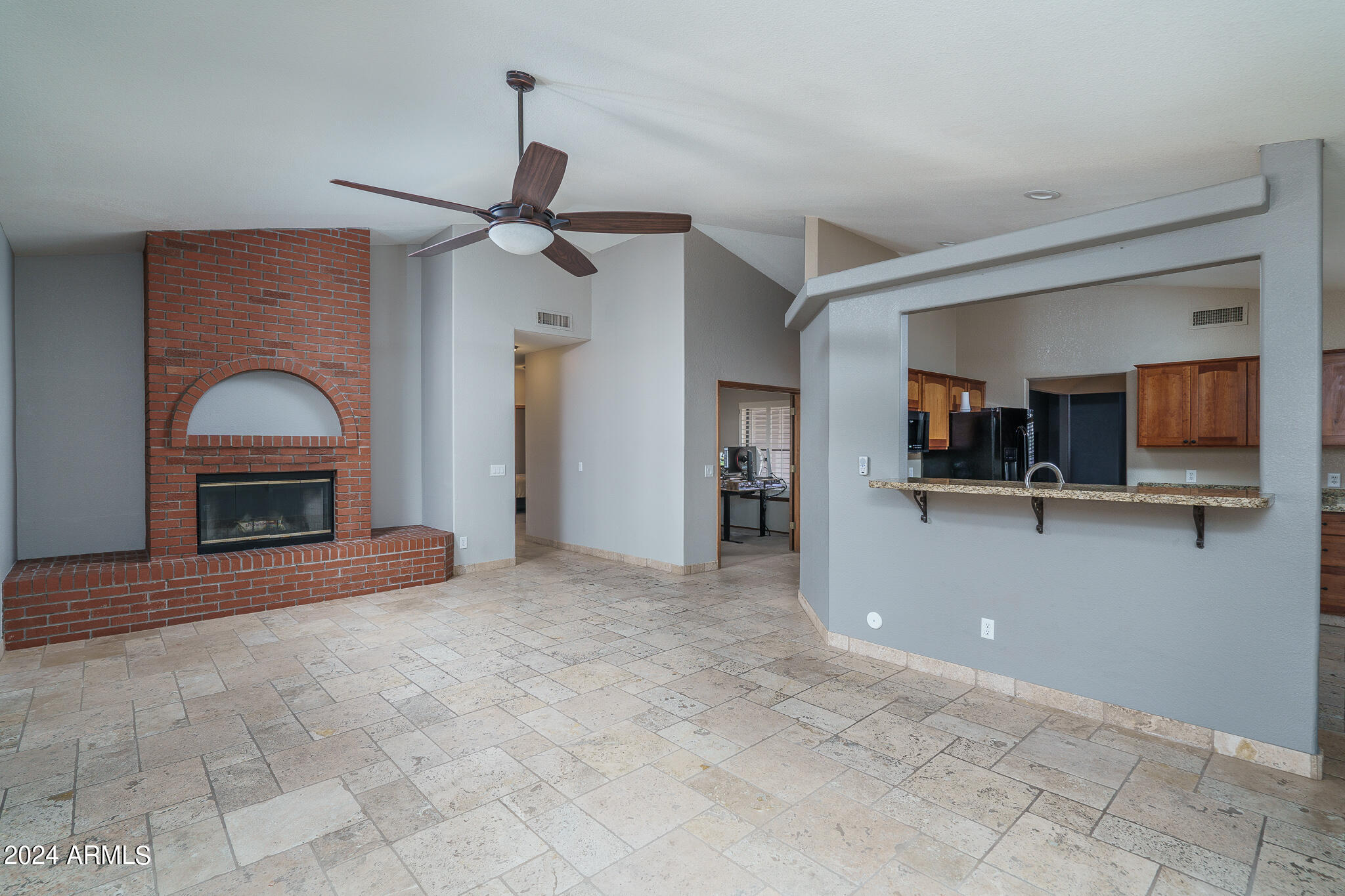 4144 W CALLE LEJOS --