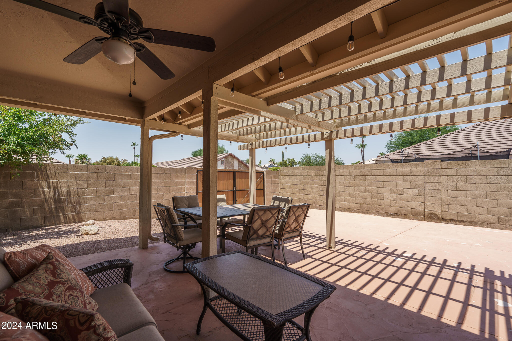4144 W CALLE LEJOS --