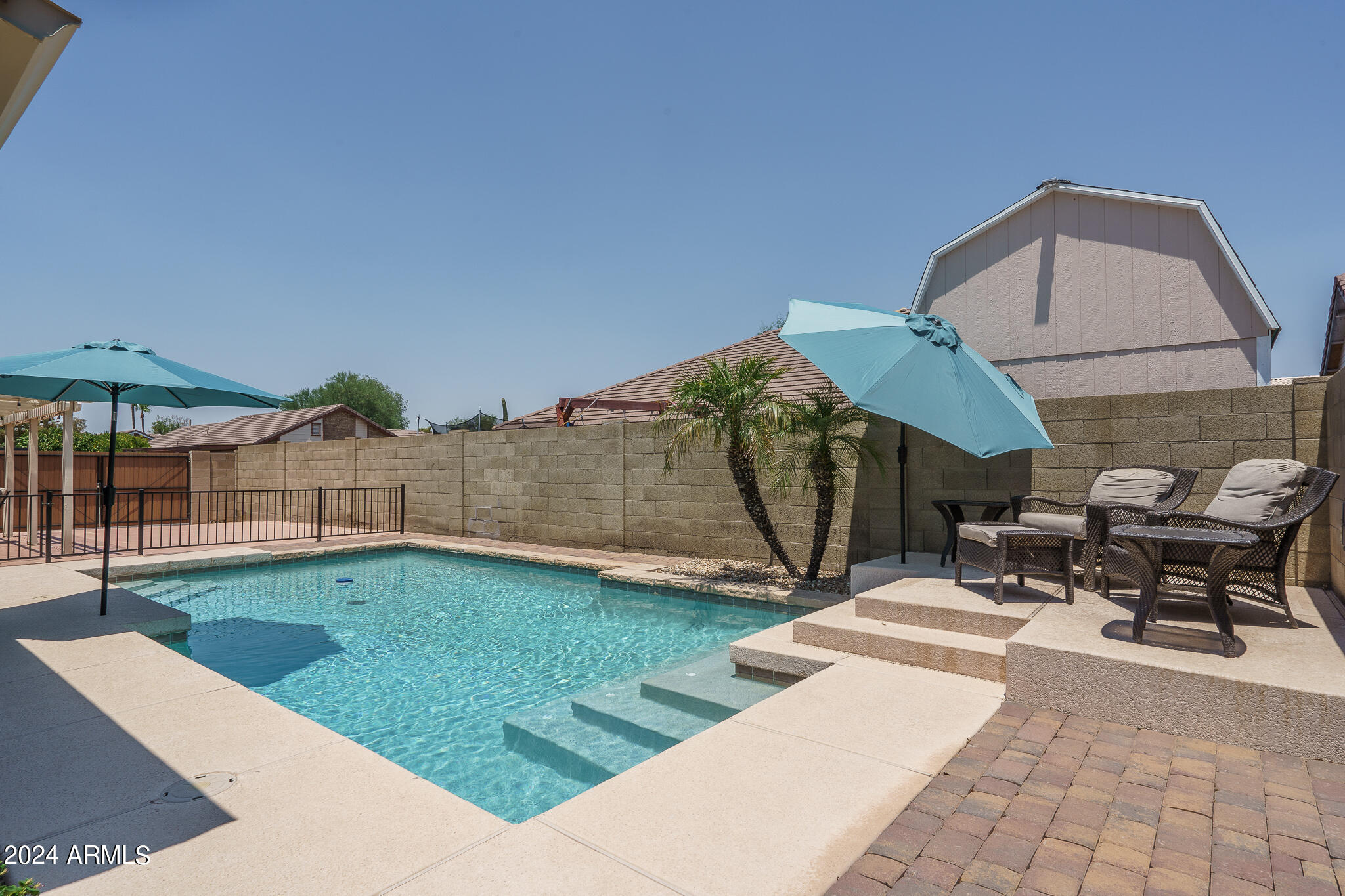 4144 W CALLE LEJOS --