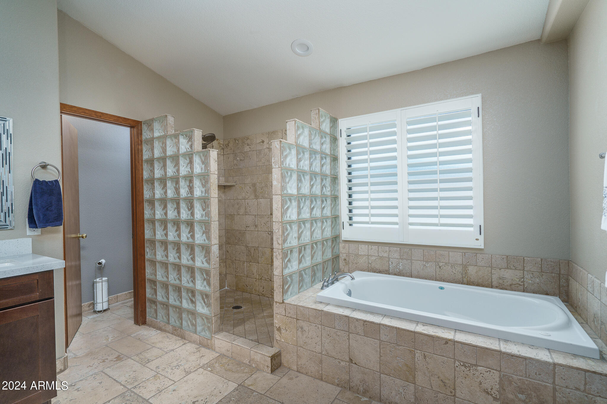 4144 W CALLE LEJOS --
