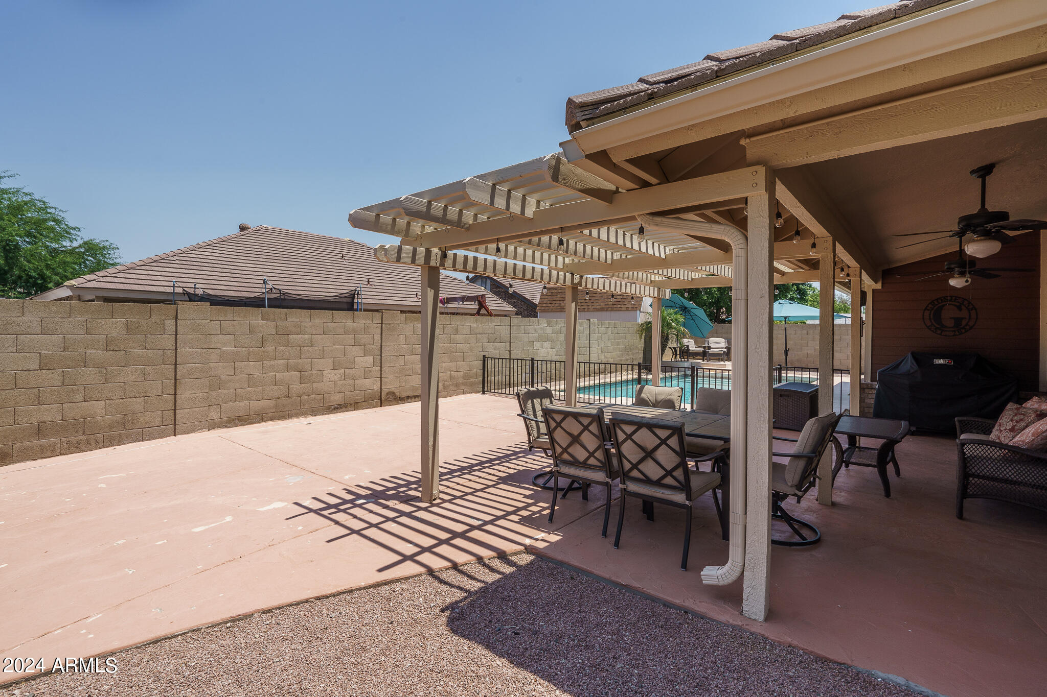 4144 W CALLE LEJOS --