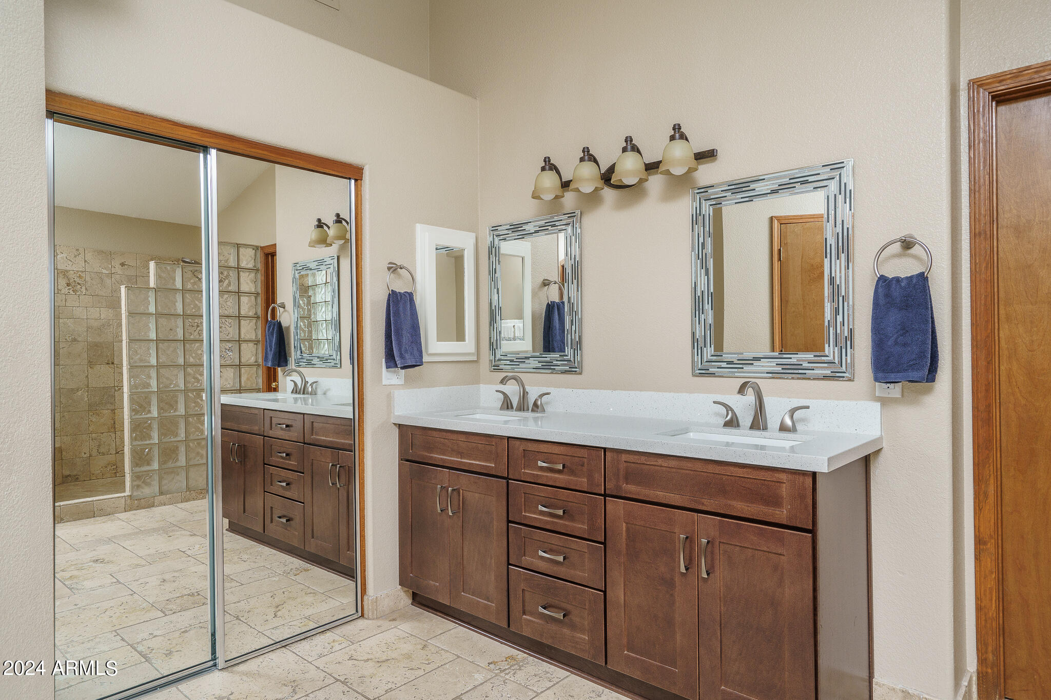 4144 W CALLE LEJOS --