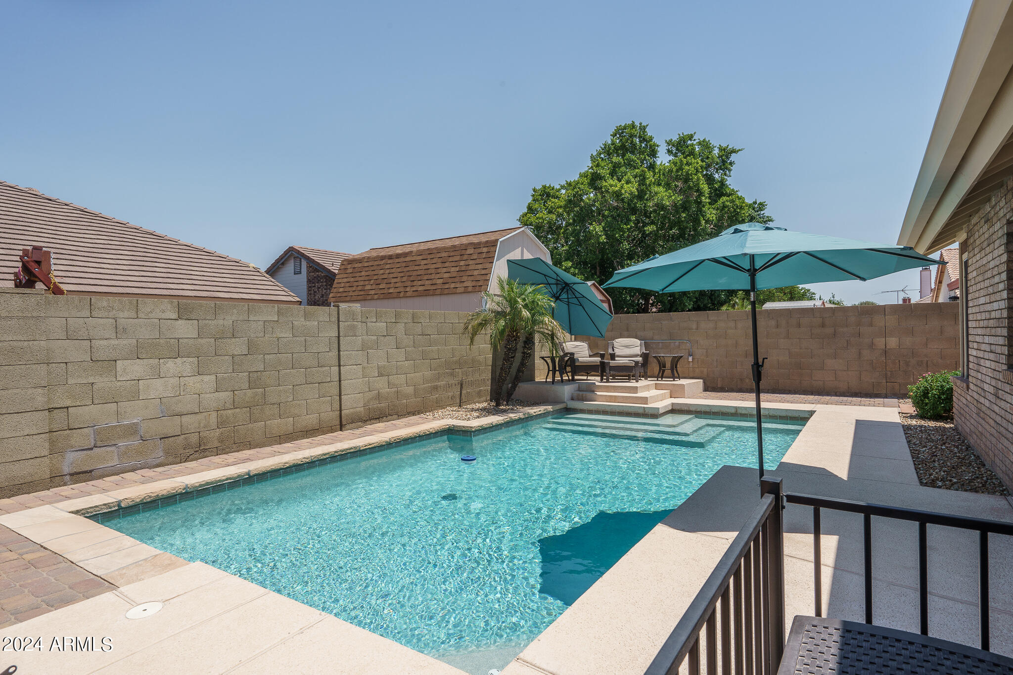 4144 W CALLE LEJOS --
