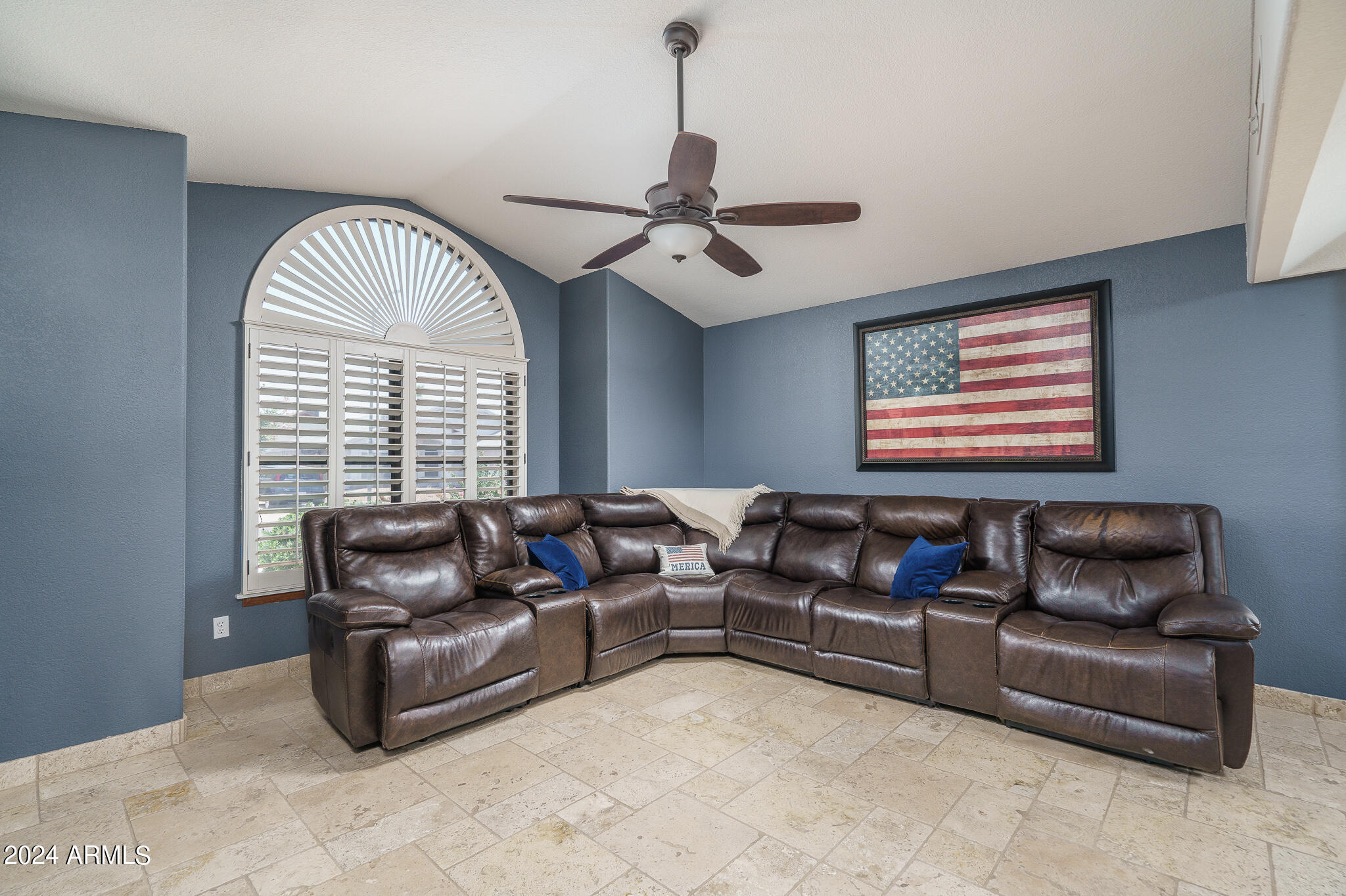4144 W CALLE LEJOS --