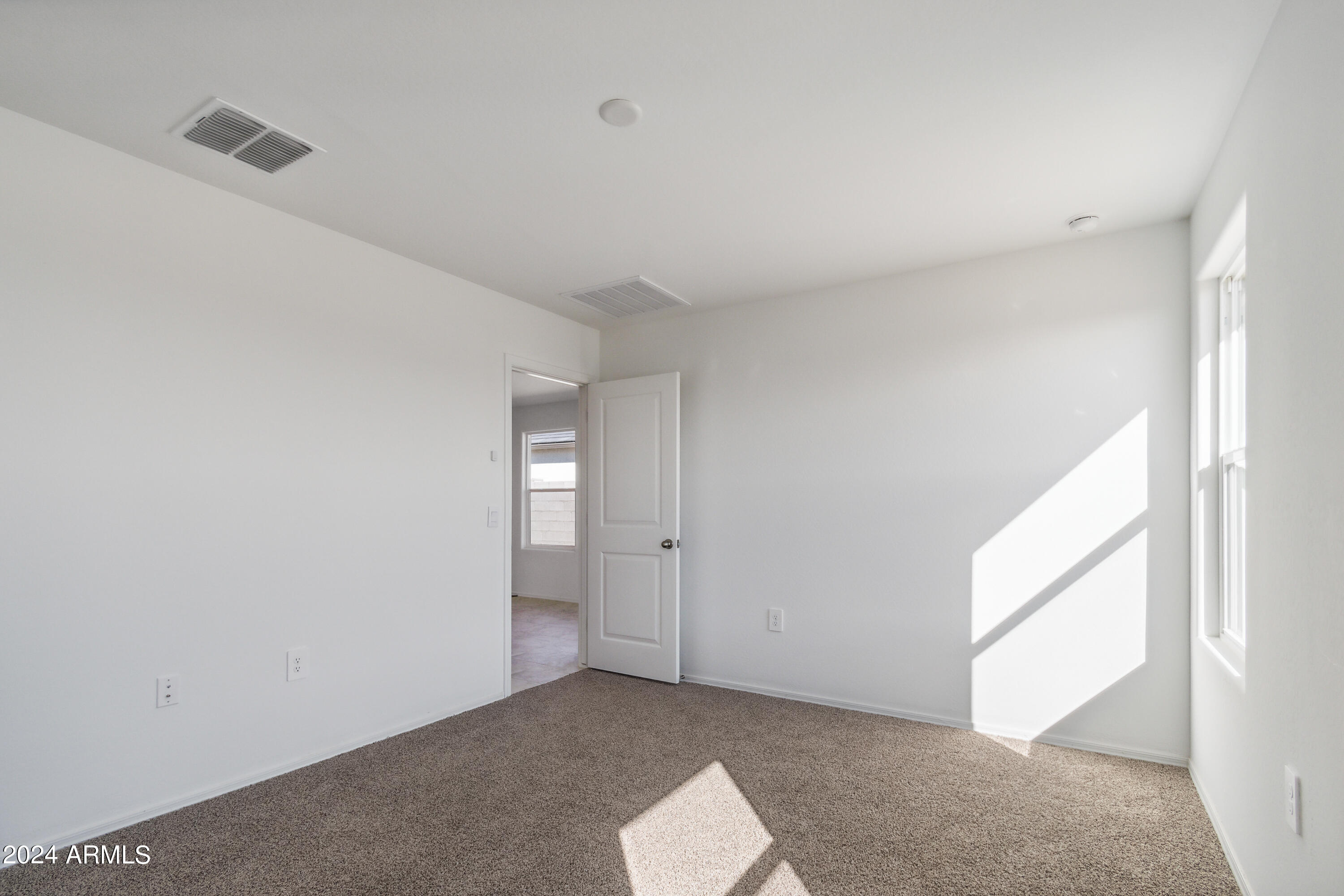5557 E Arctic Lane