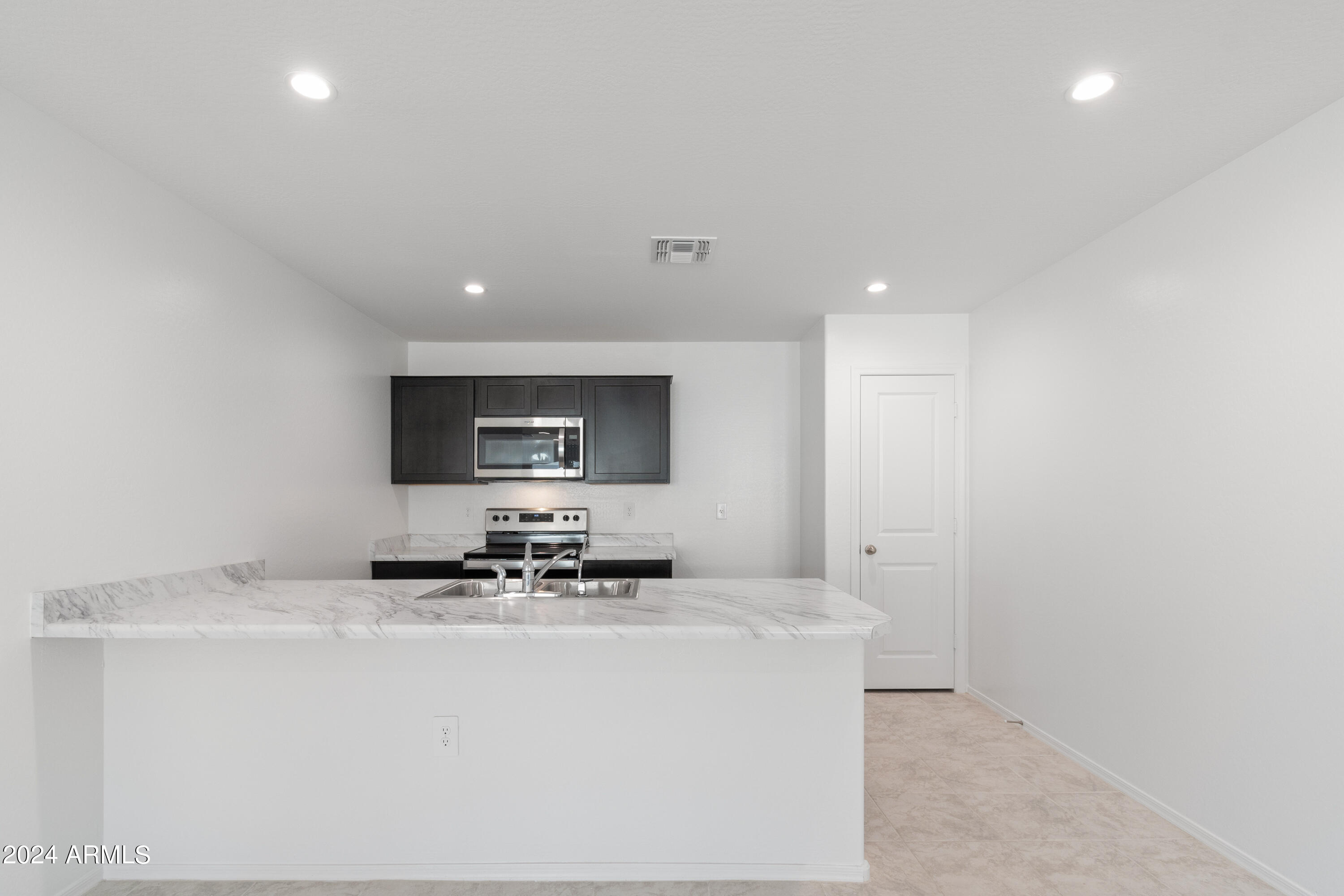 5557 E Arctic Lane