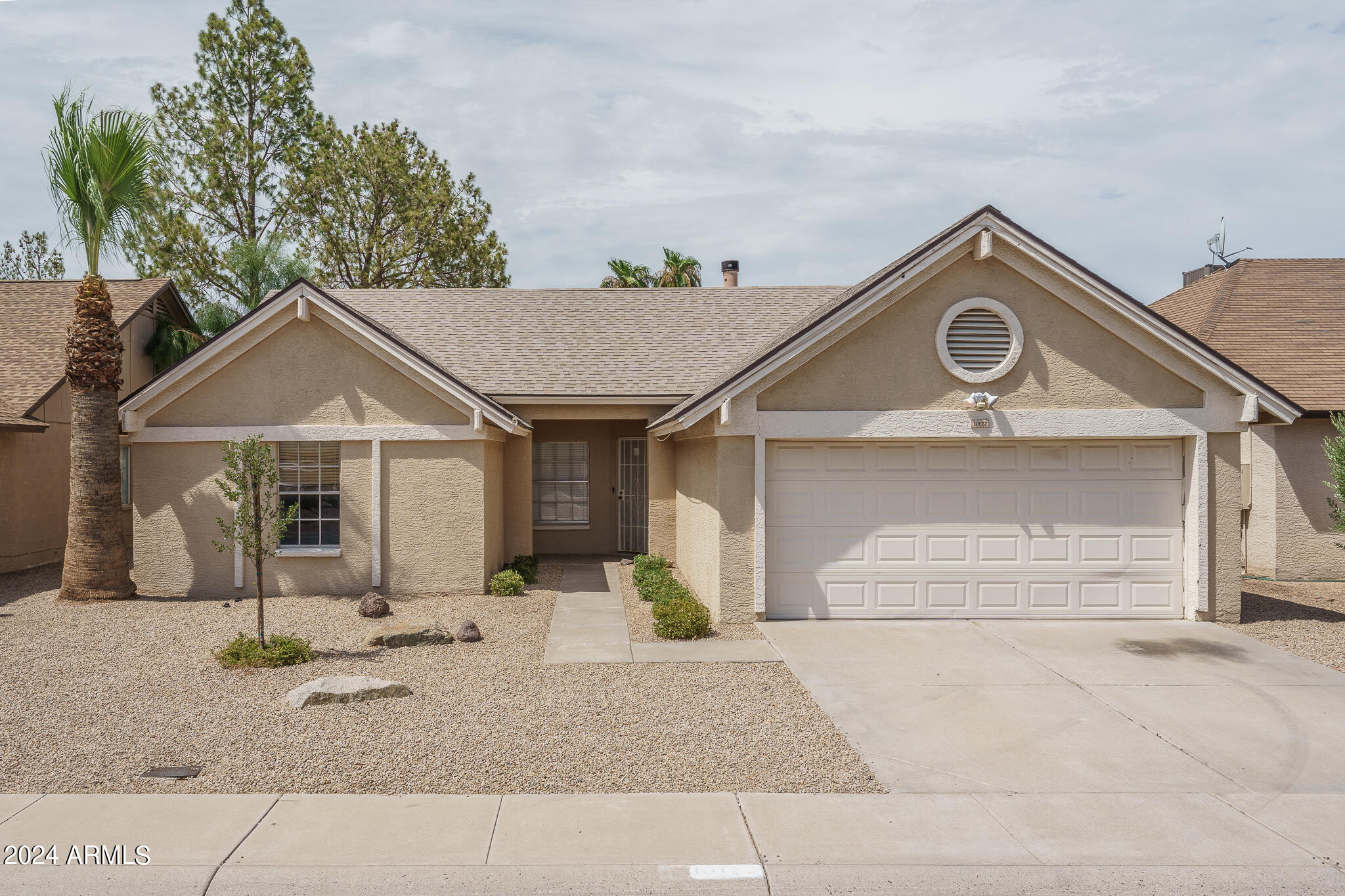 10122 W READE Avenue