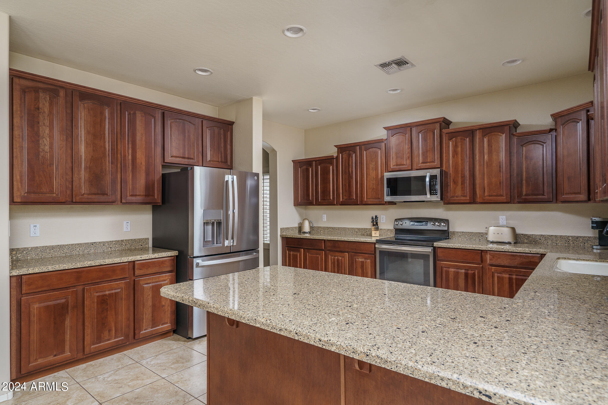 17872 W GELDING Drive