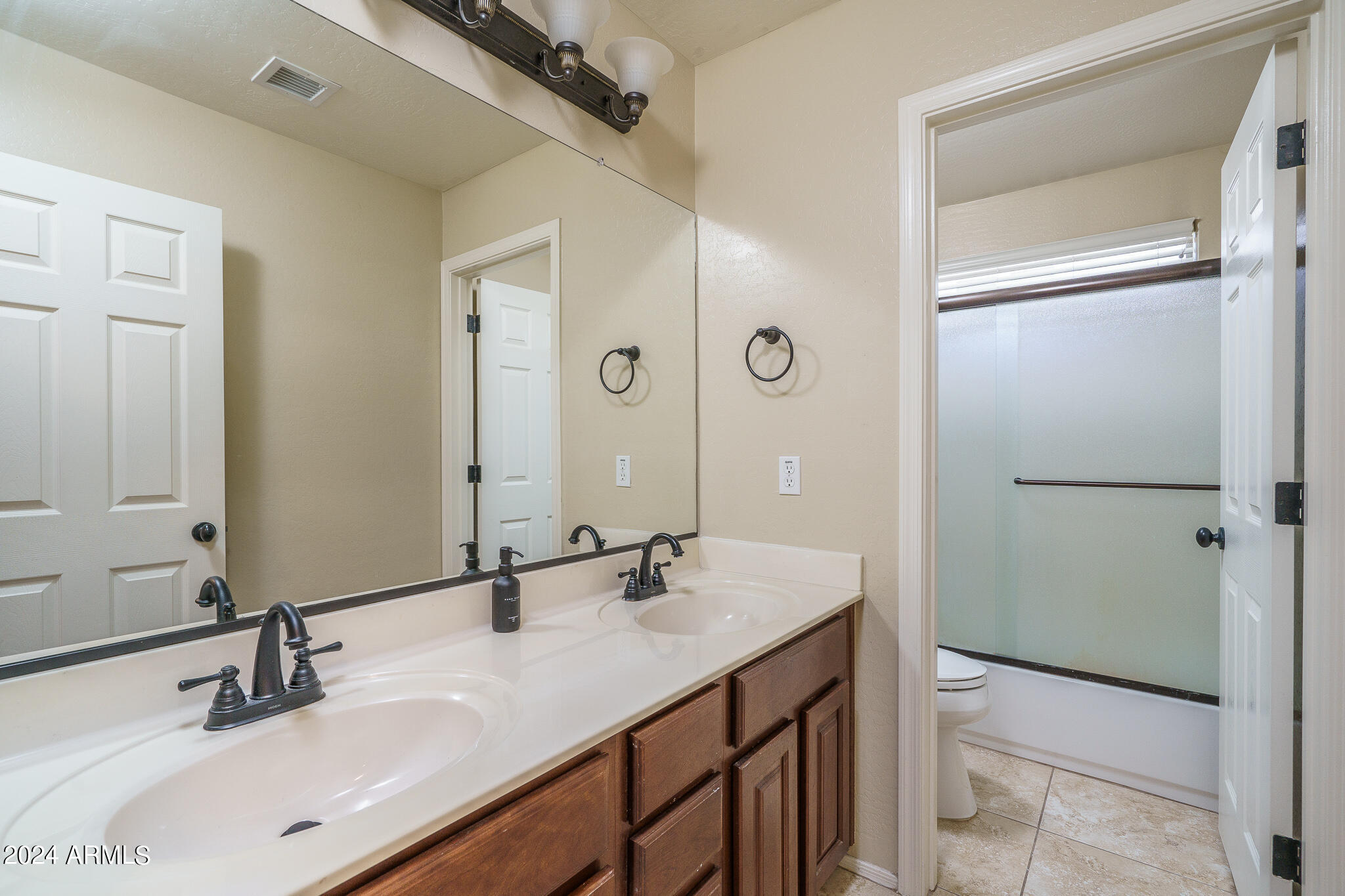 17872 W GELDING Drive