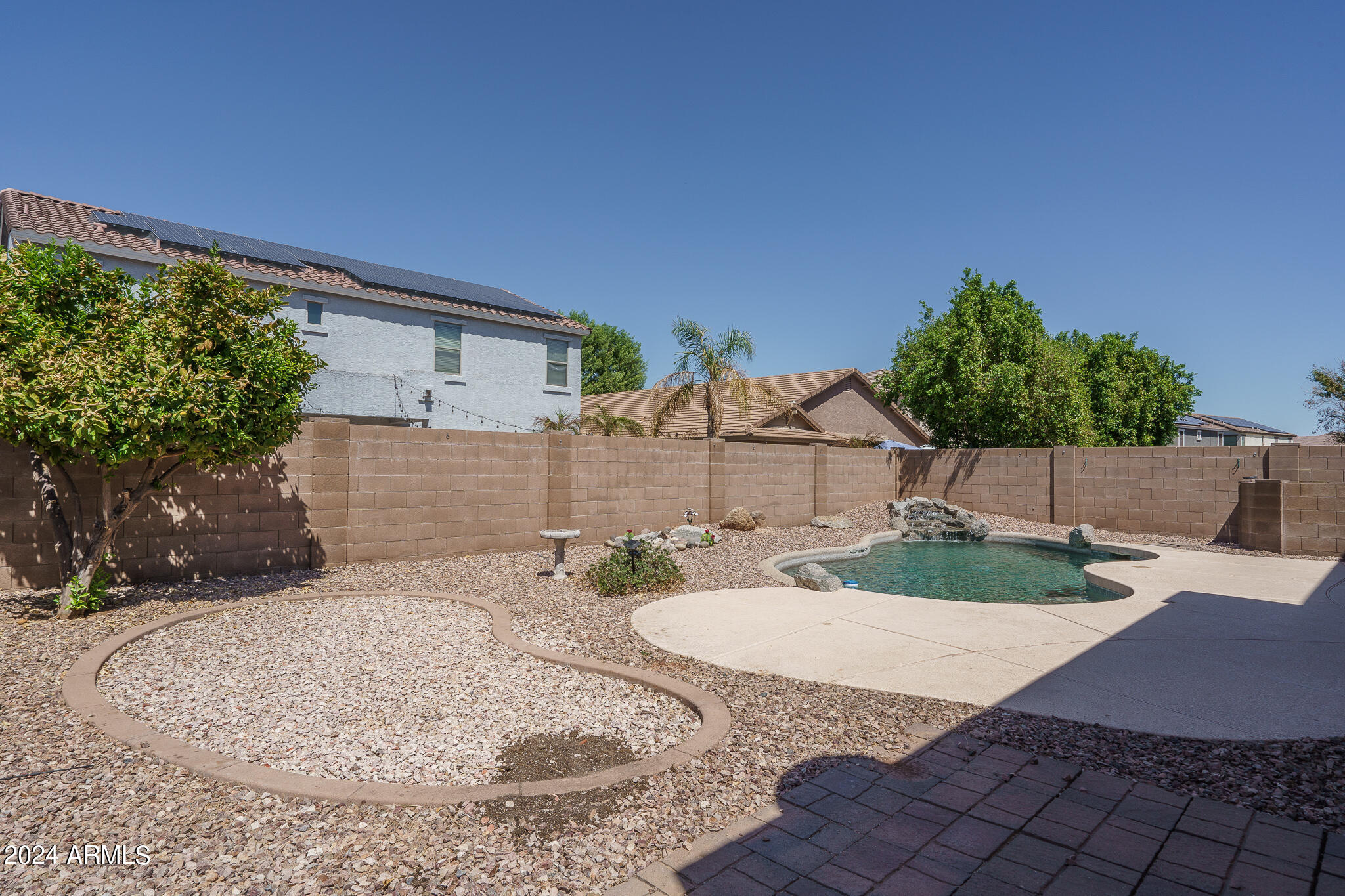 17872 W GELDING Drive
