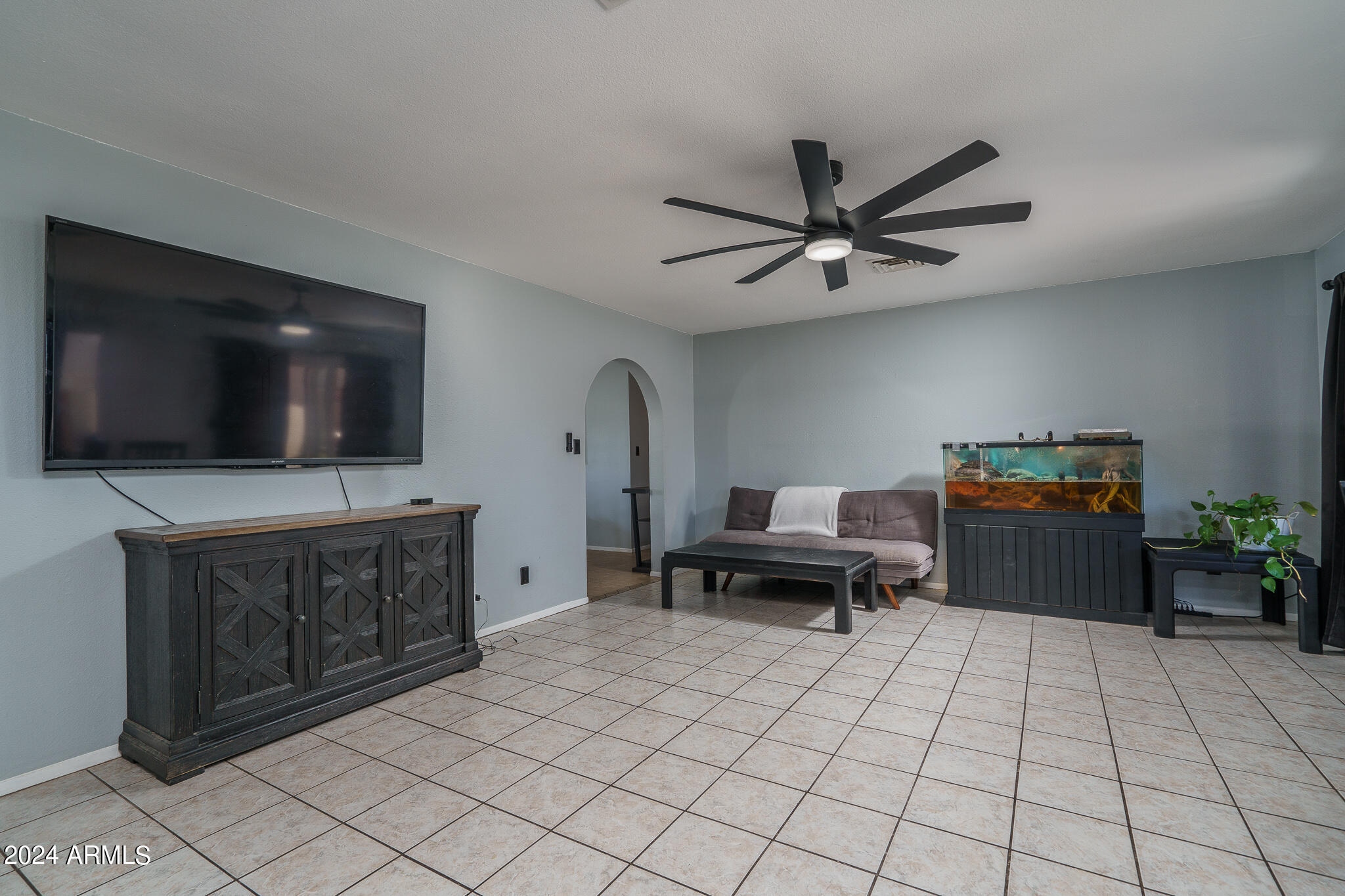 6433 W CHOLLA Street