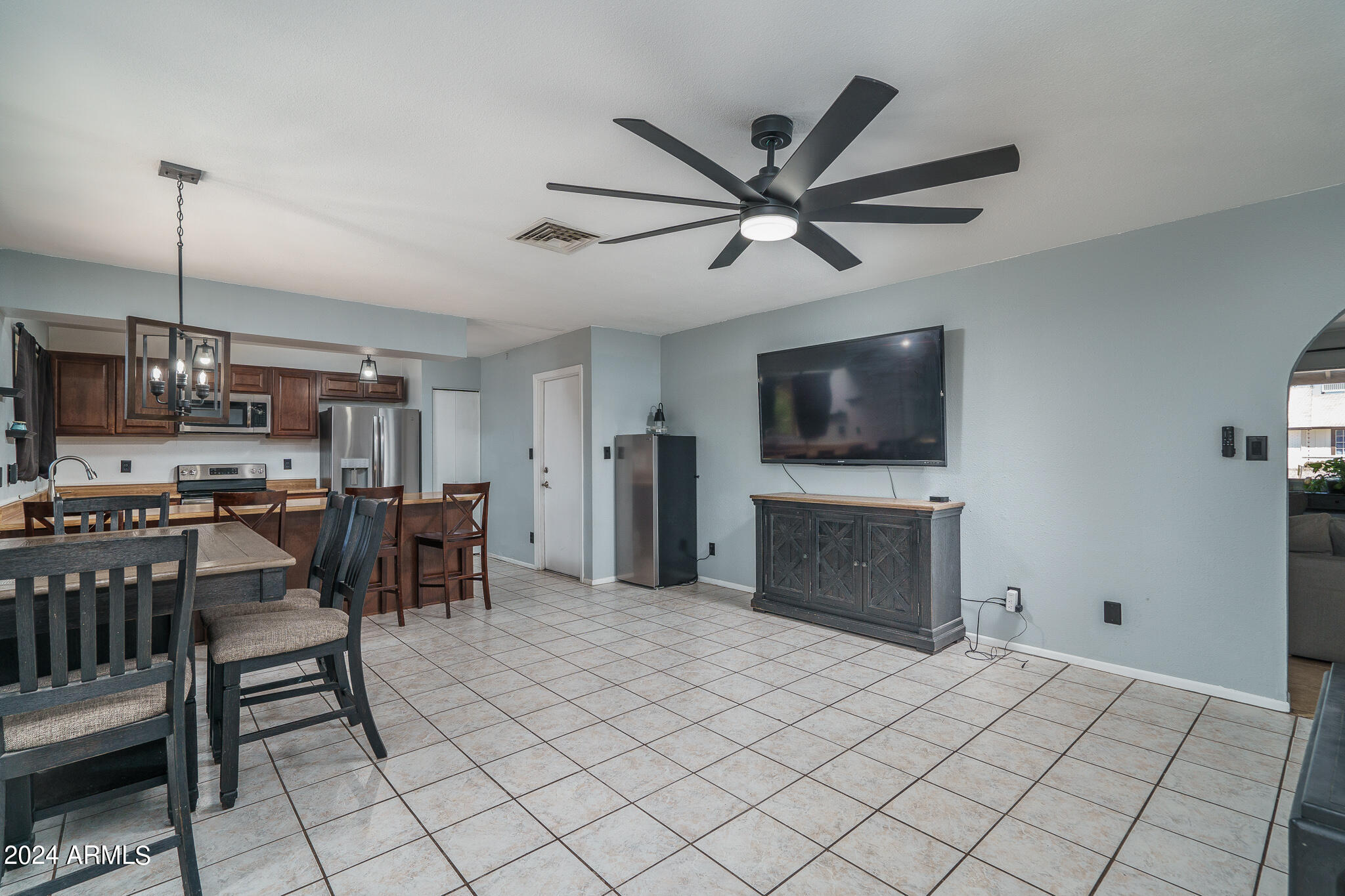 6433 W CHOLLA Street