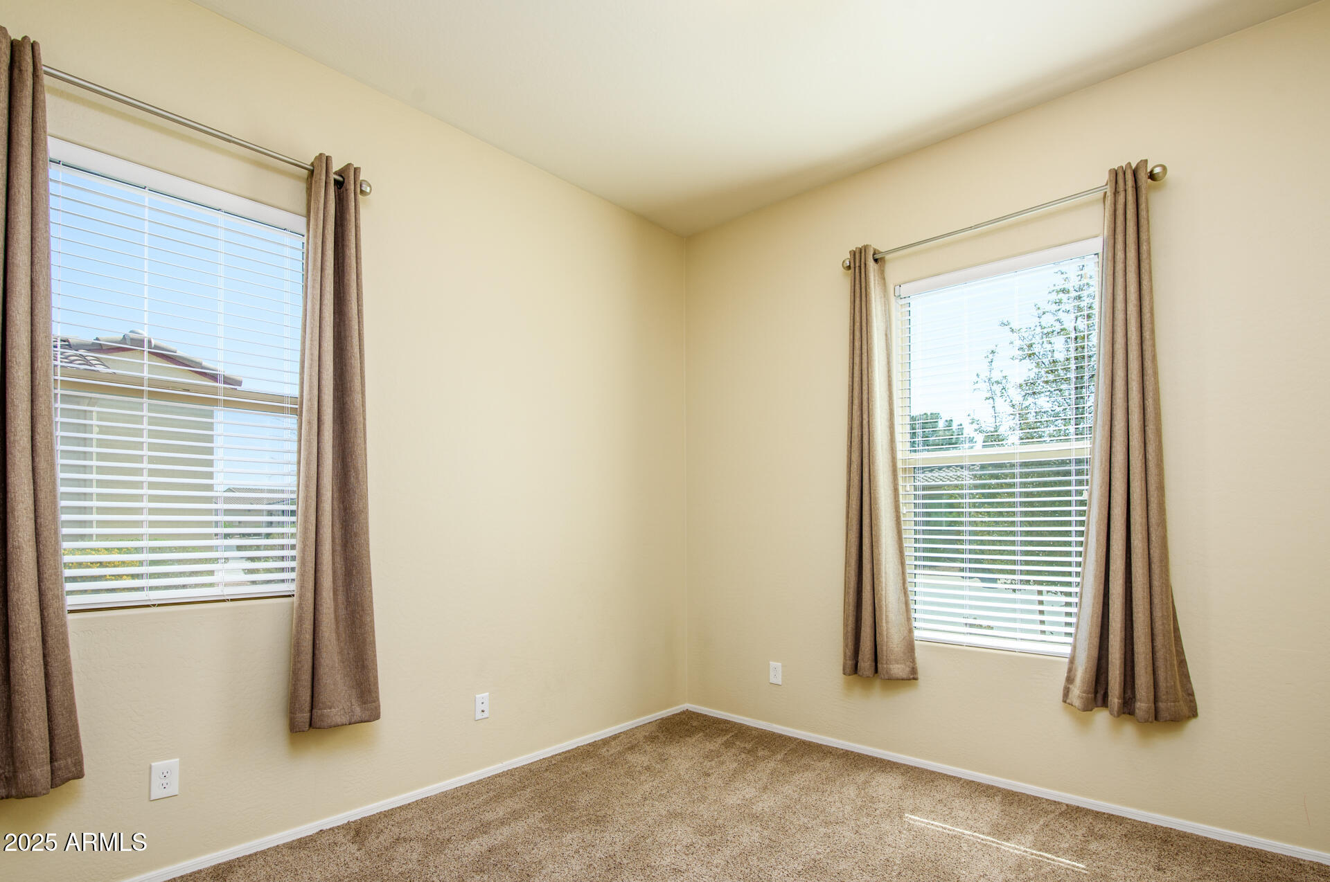 42086 W SOLITARE Drive