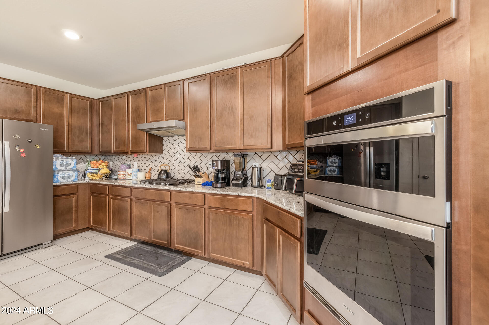 2433 W SUNLAND Avenue