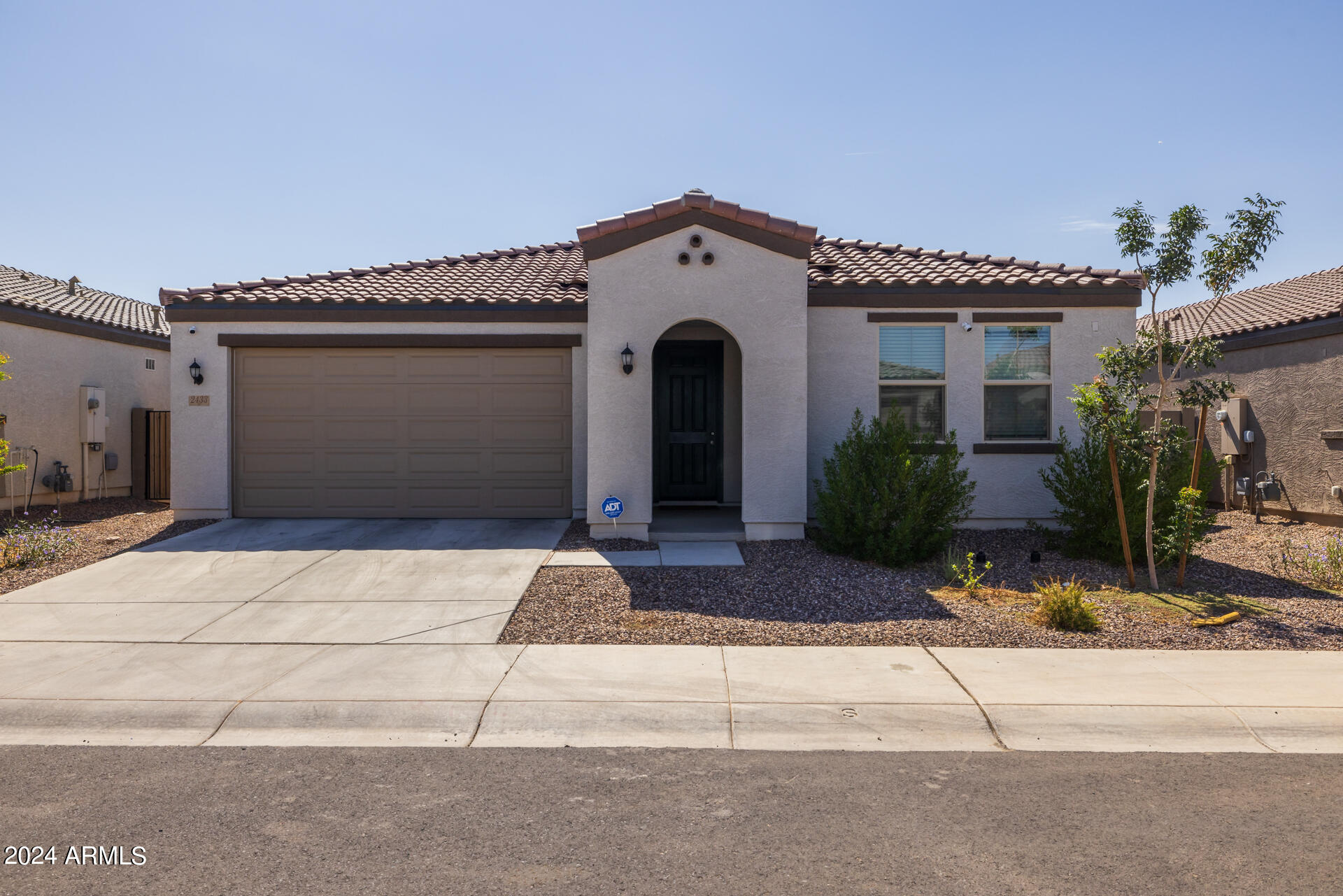 2433 W SUNLAND Avenue