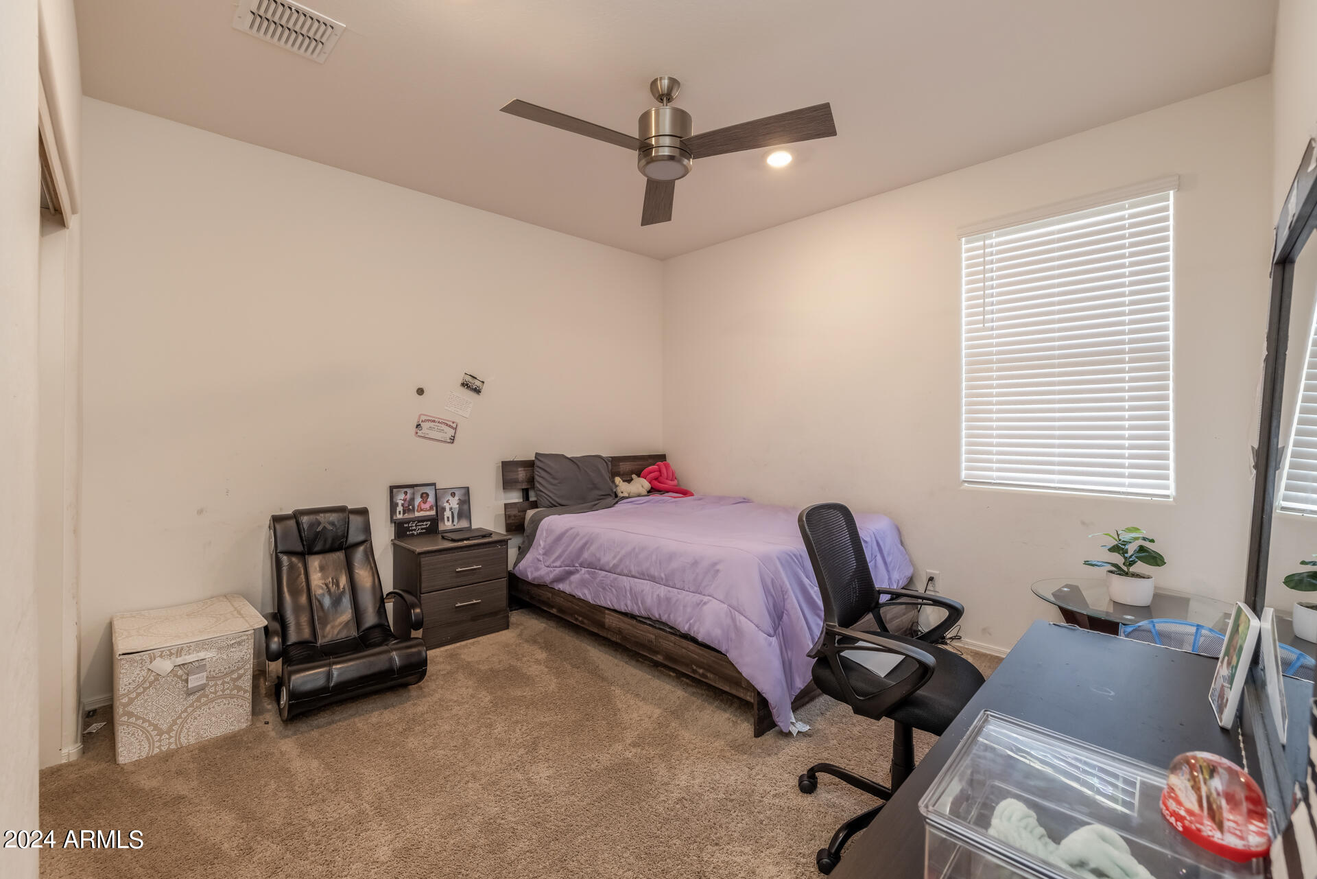 2433 W SUNLAND Avenue