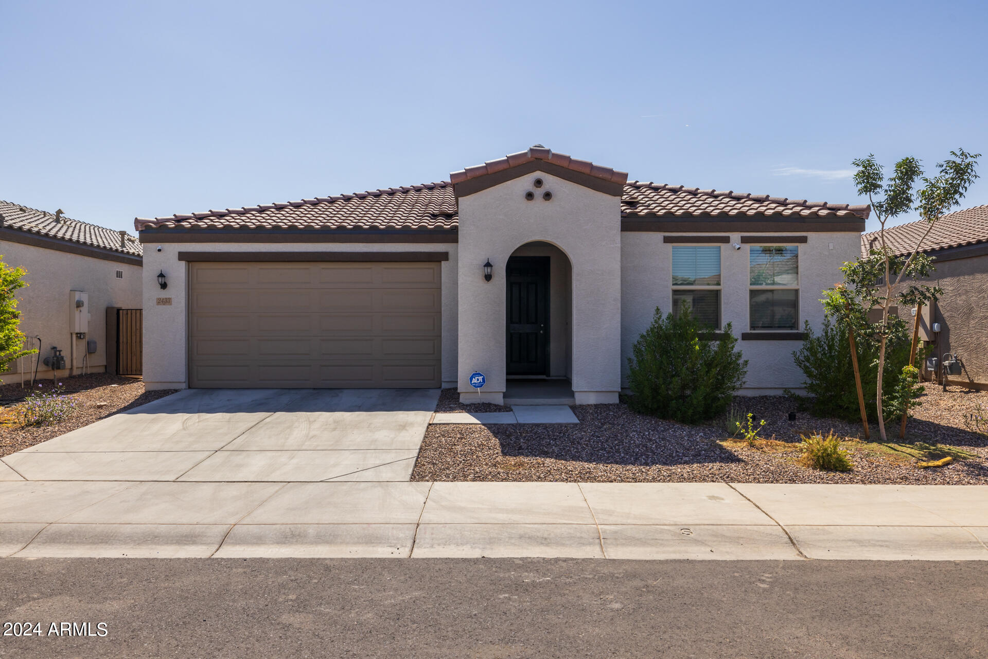 2433 W SUNLAND Avenue