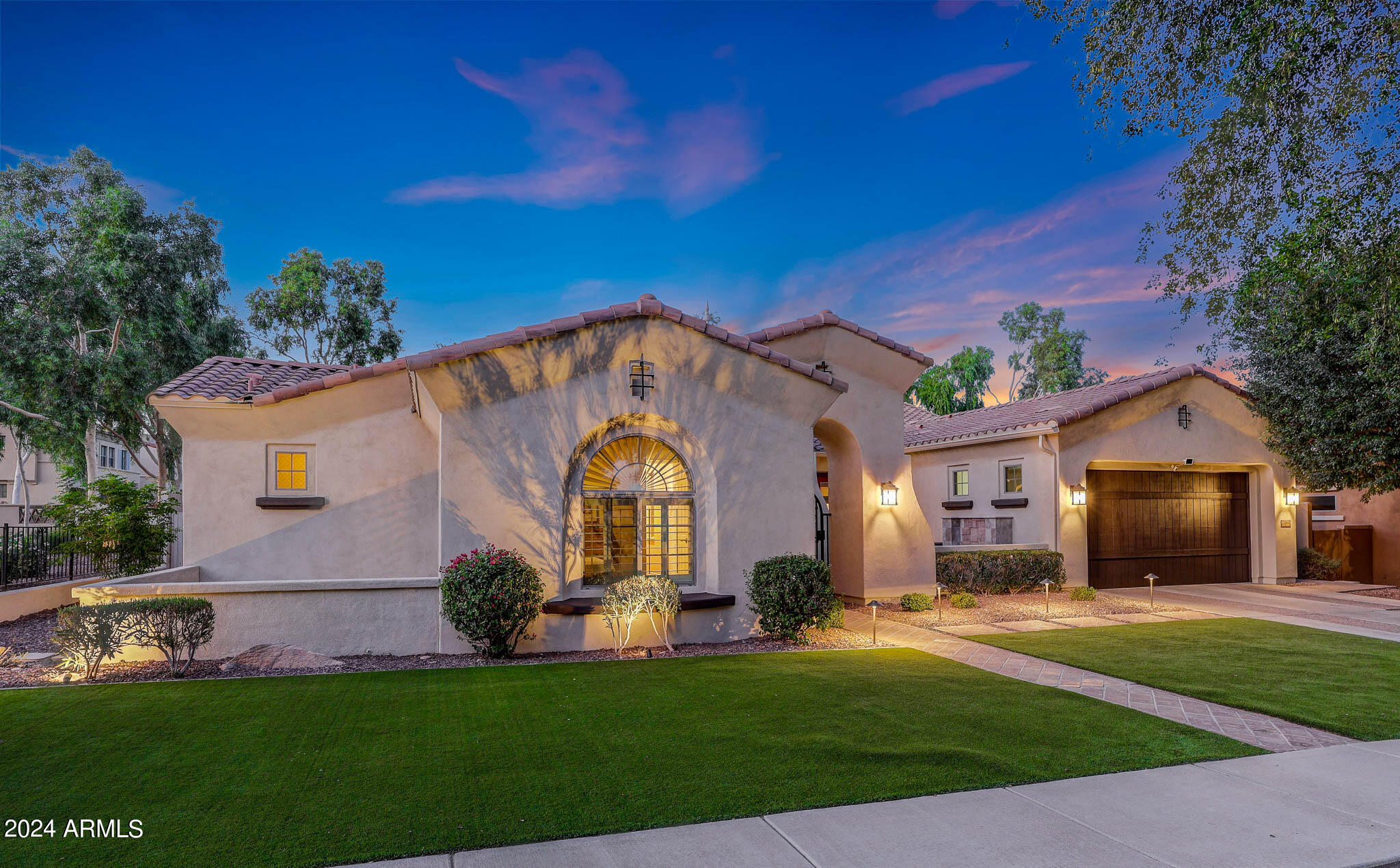 21064 W PROSPECTOR Way