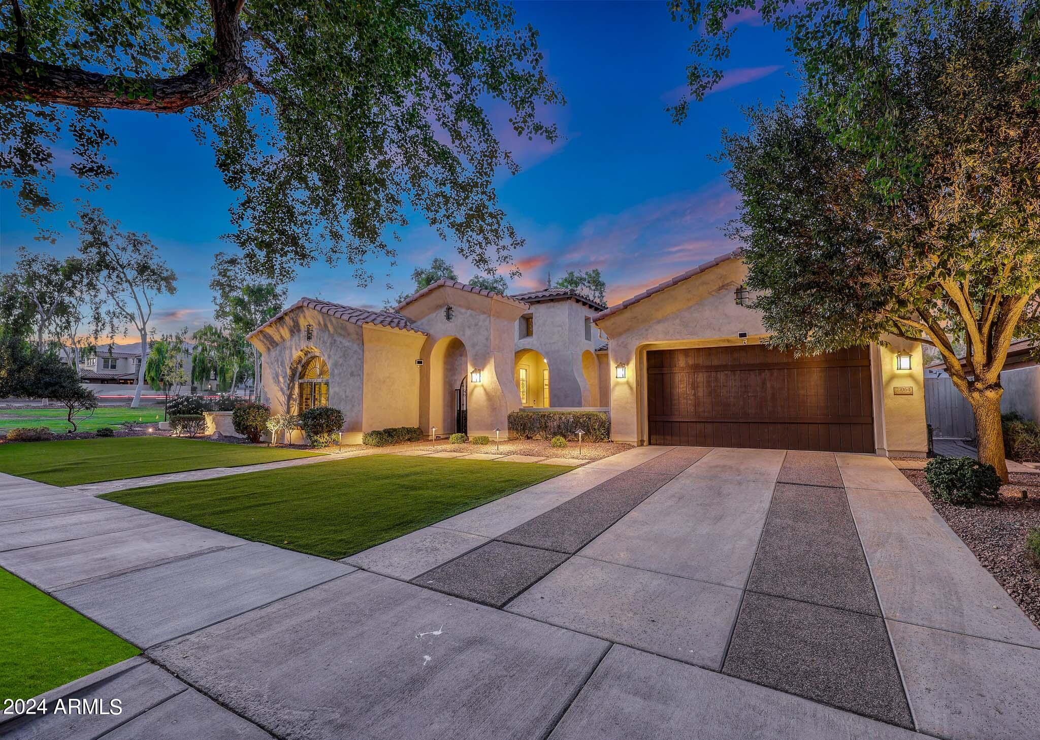 21064 W PROSPECTOR Way