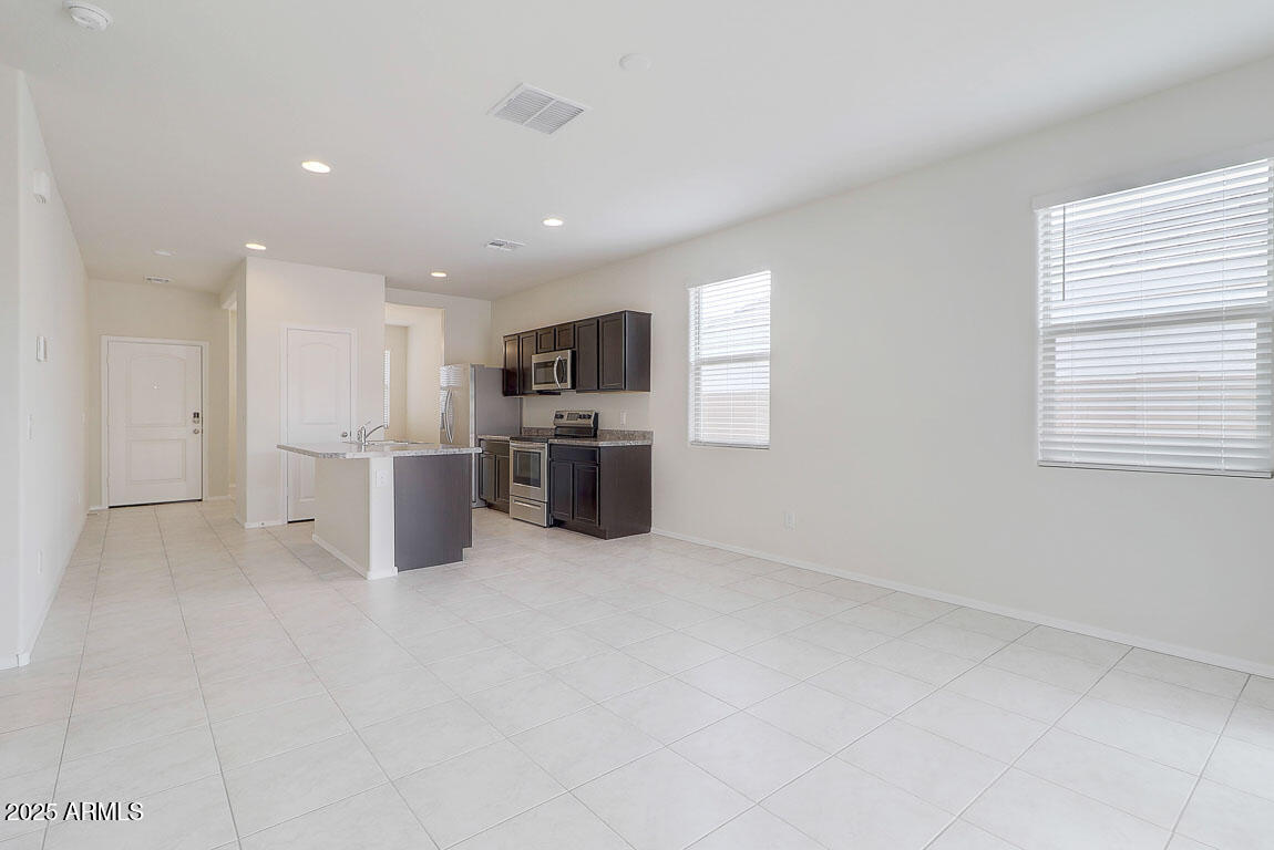 38125 W EXCUSSARE Way