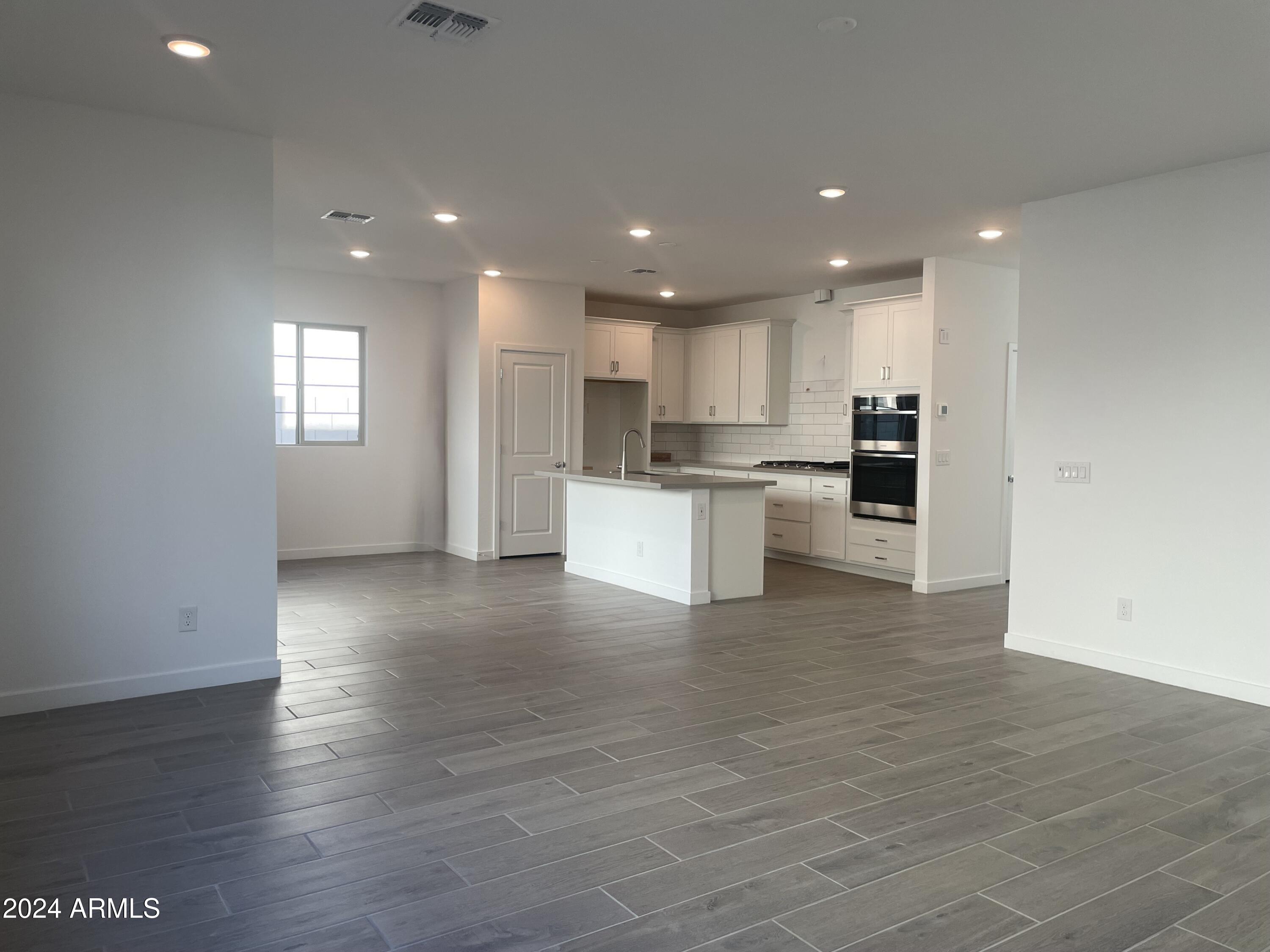 9236 E SECTOR Drive