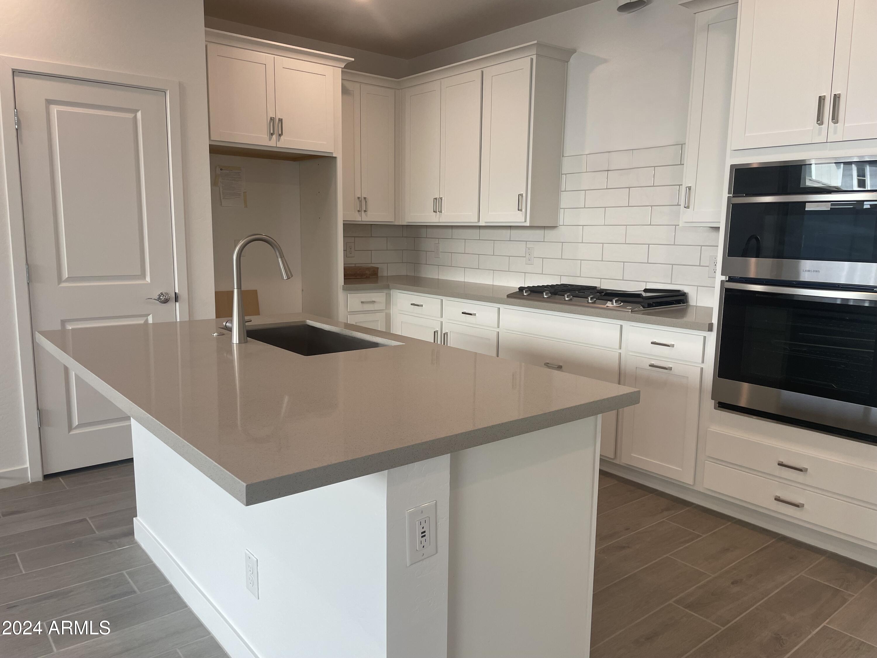 9236 E SECTOR Drive