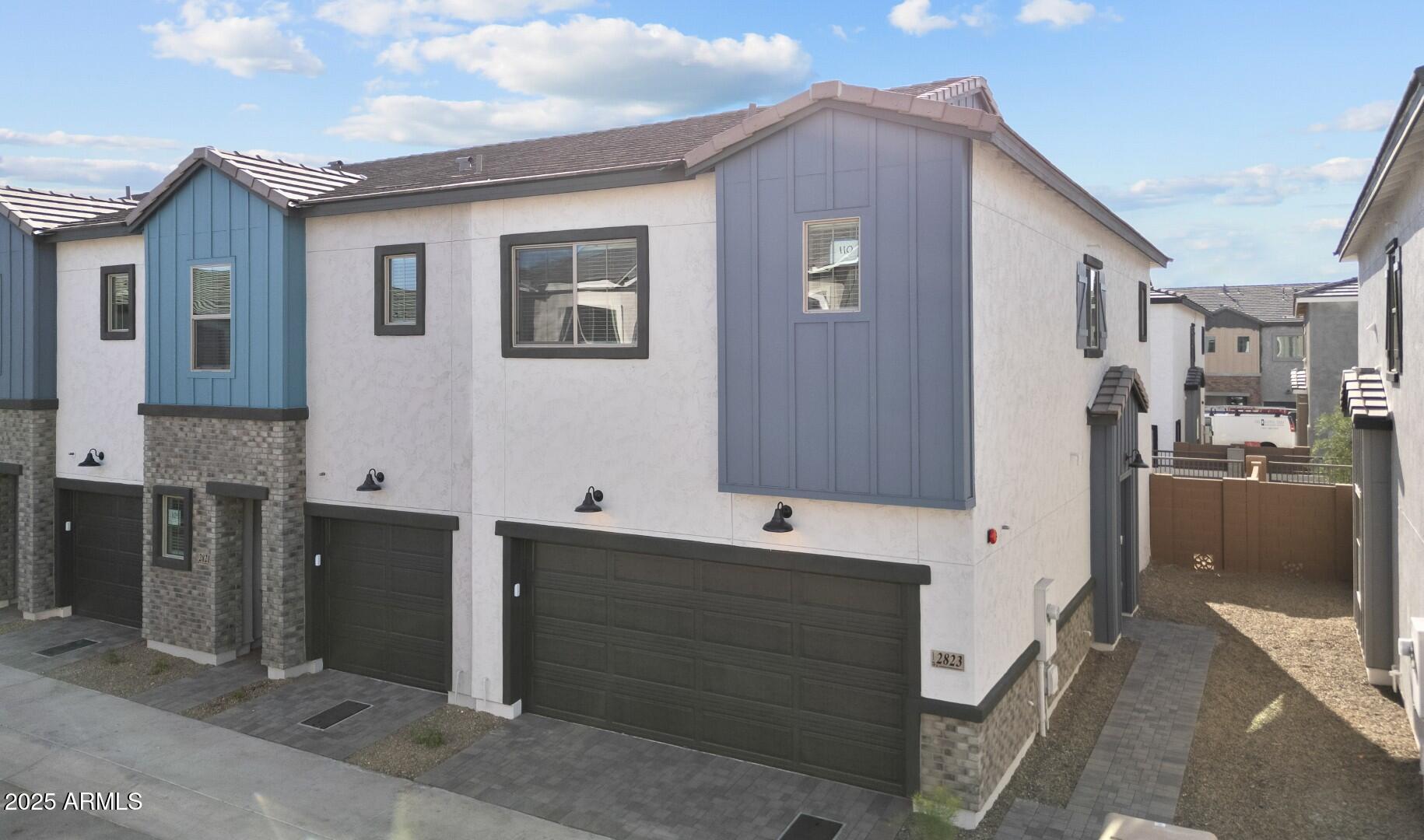 2823 W White Feather Lane
