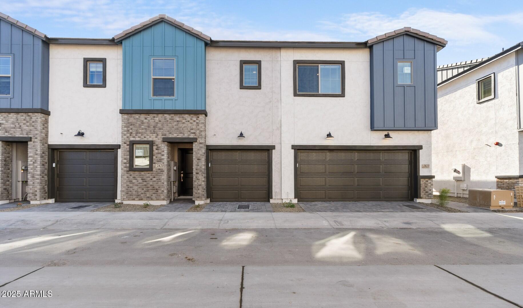 2823 W White Feather Lane
