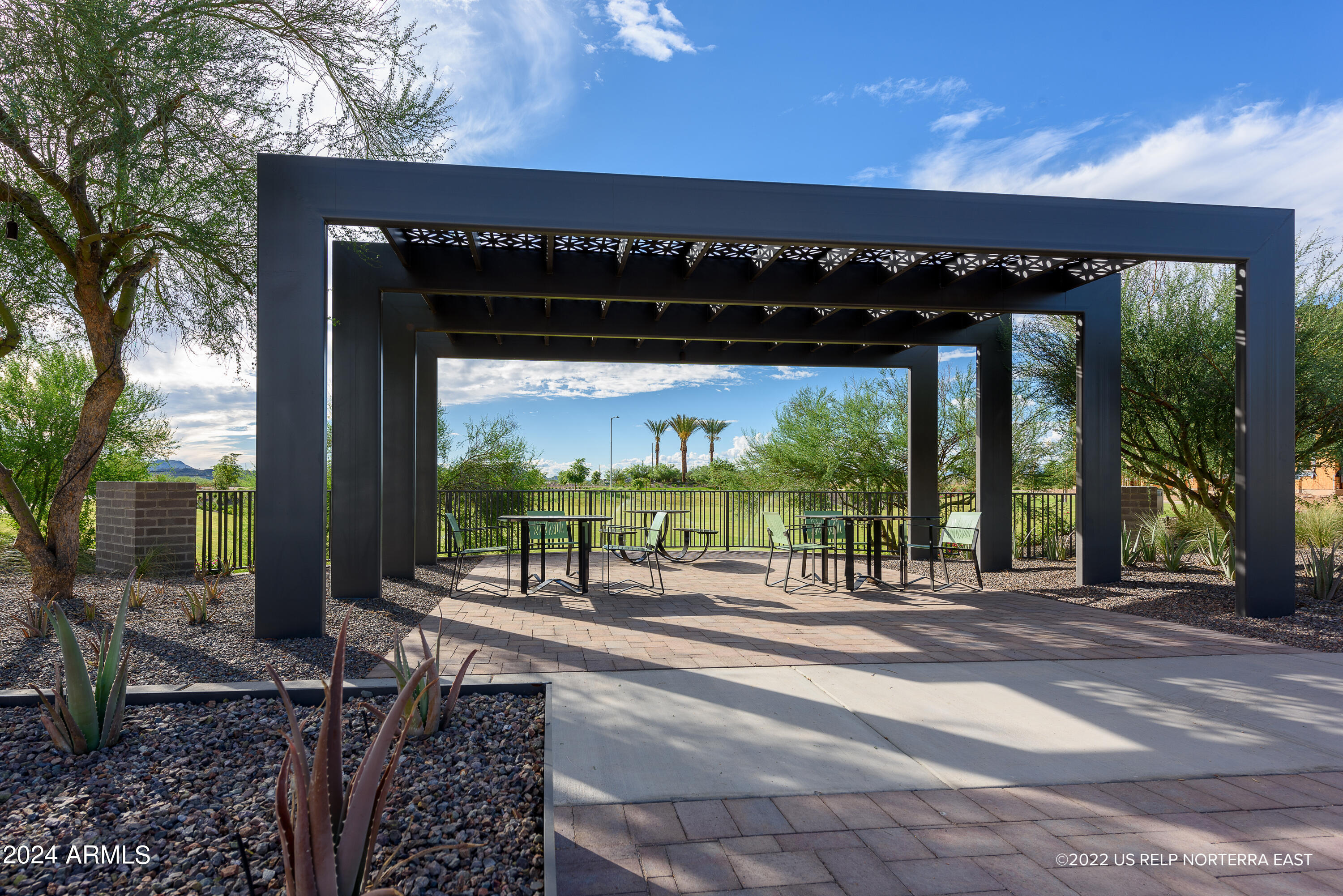 2439 W ROWEL Road