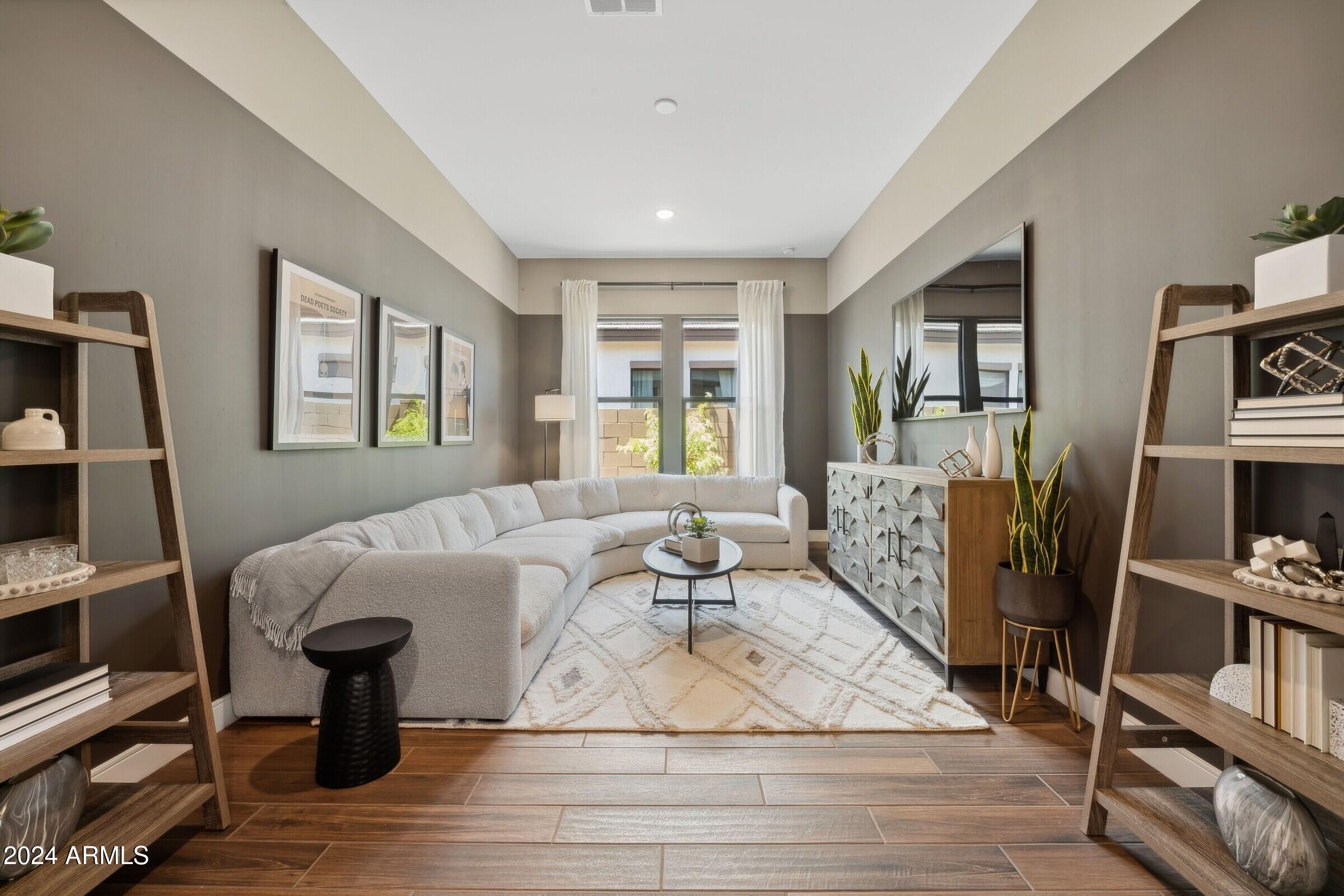 611 E Greenback Drive