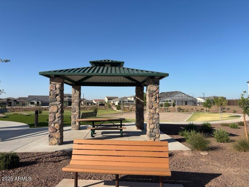 17703 W SOUTHGATE Avenue