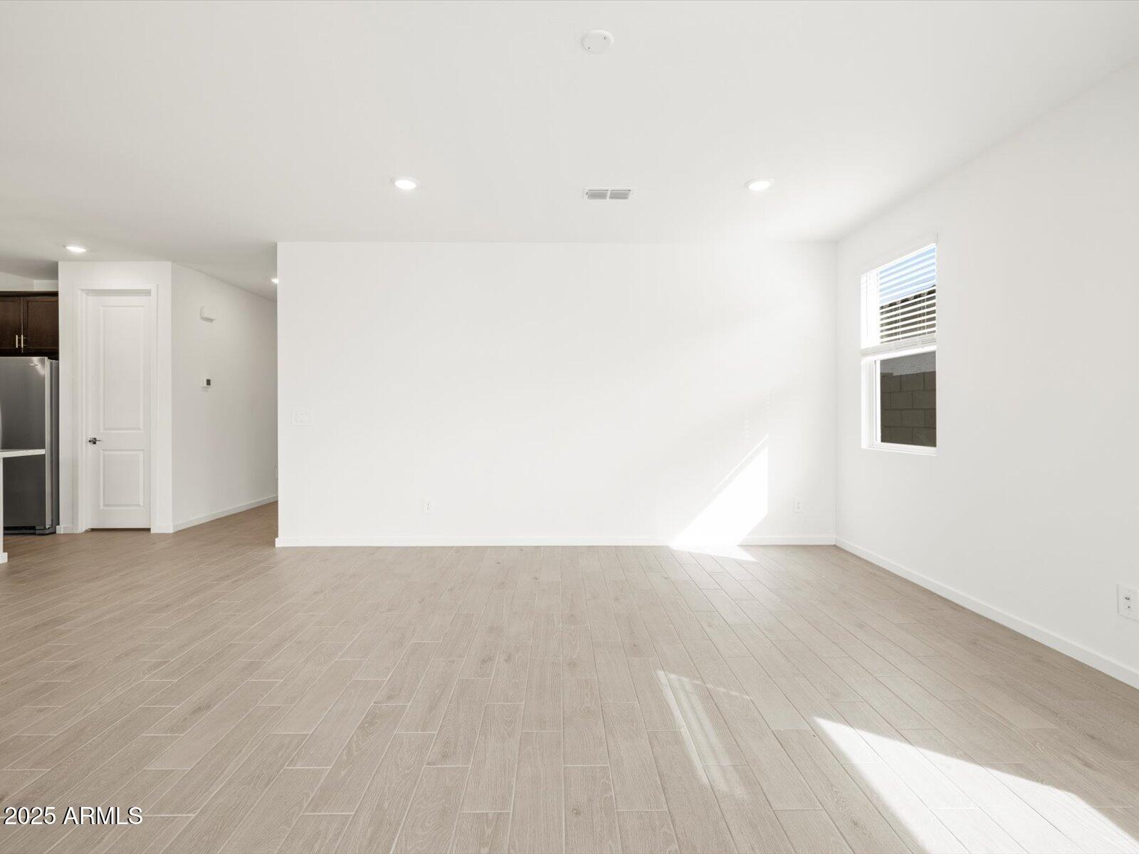 17703 W SOUTHGATE Avenue