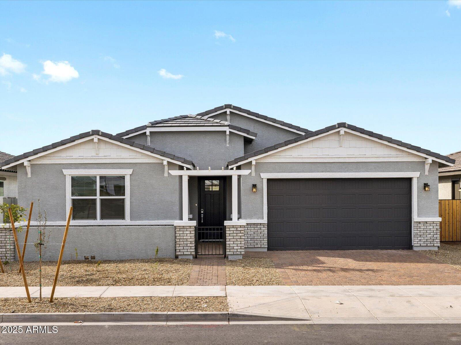 17703 W SOUTHGATE Avenue