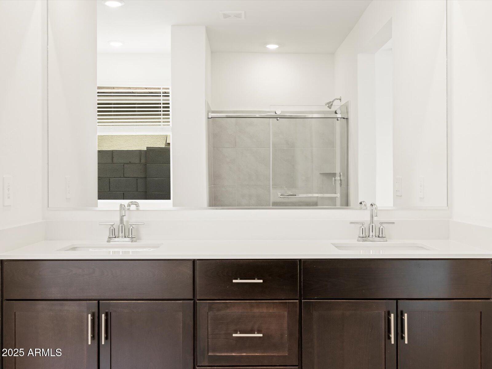 17703 W SOUTHGATE Avenue