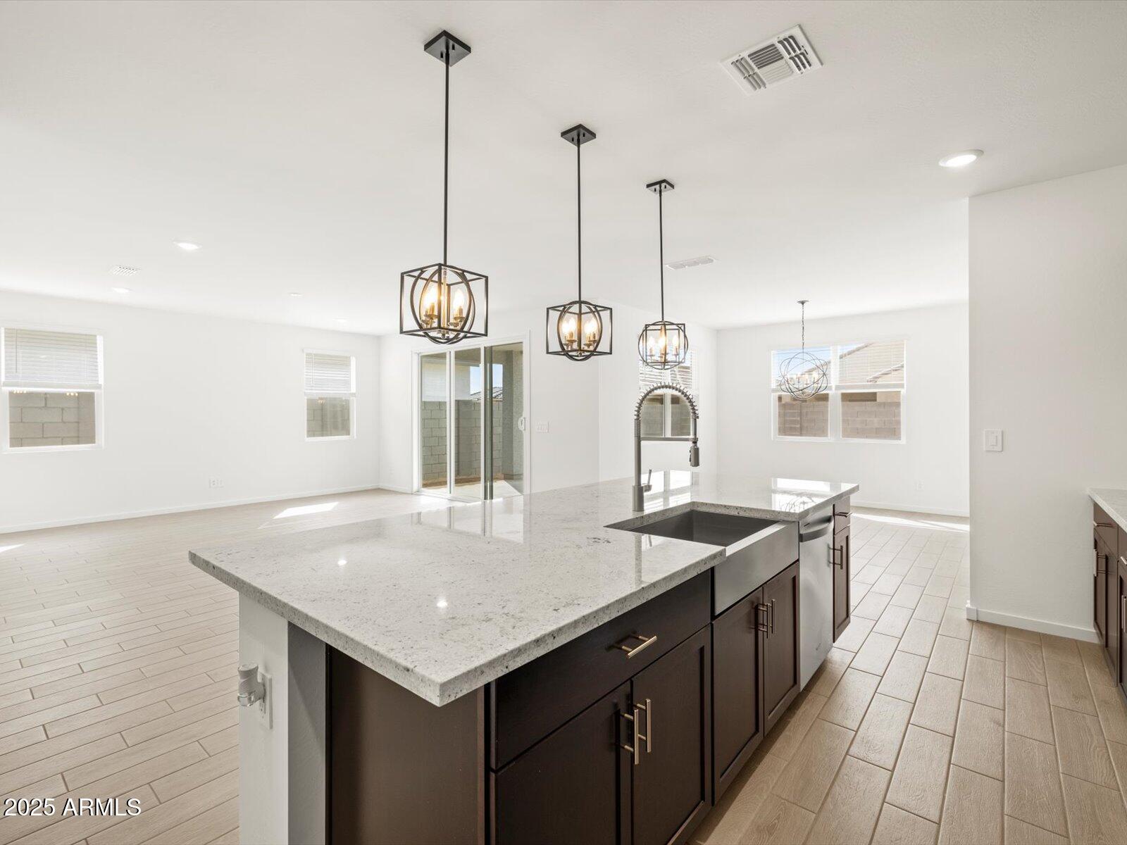 17703 W SOUTHGATE Avenue