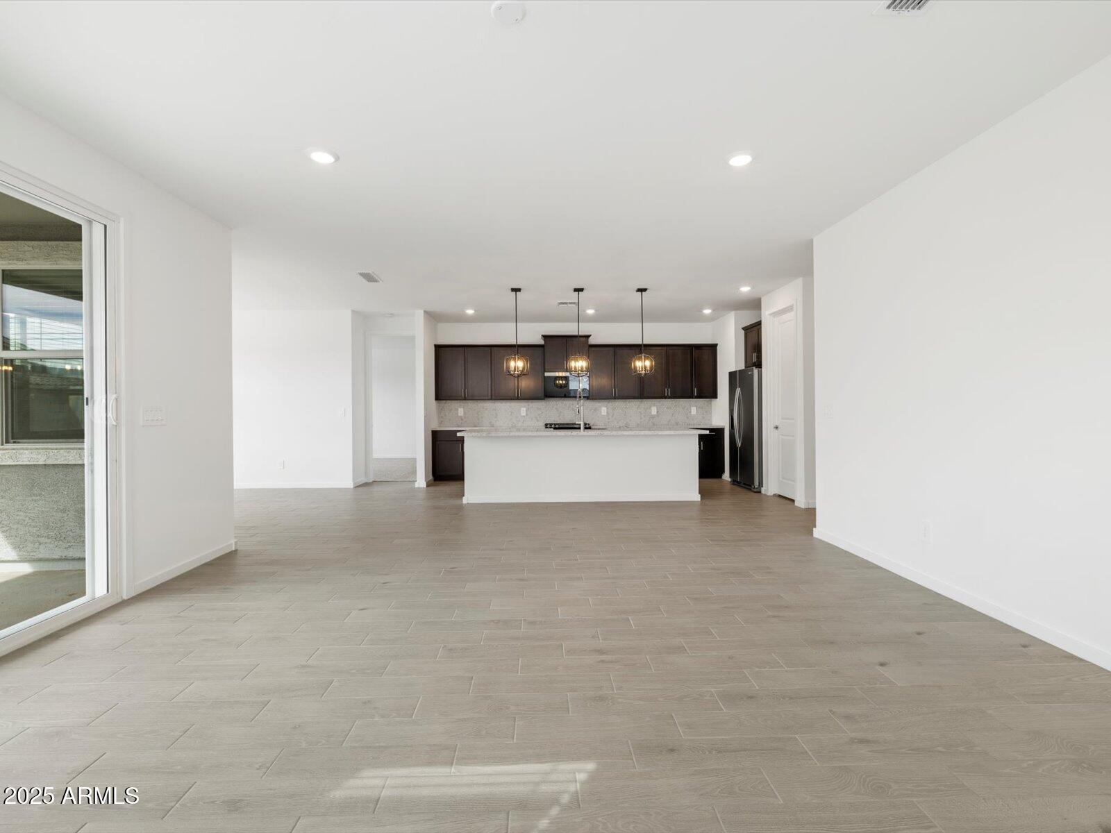 17703 W SOUTHGATE Avenue