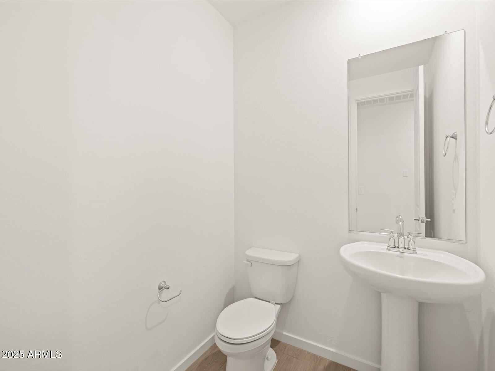 17703 W SOUTHGATE Avenue